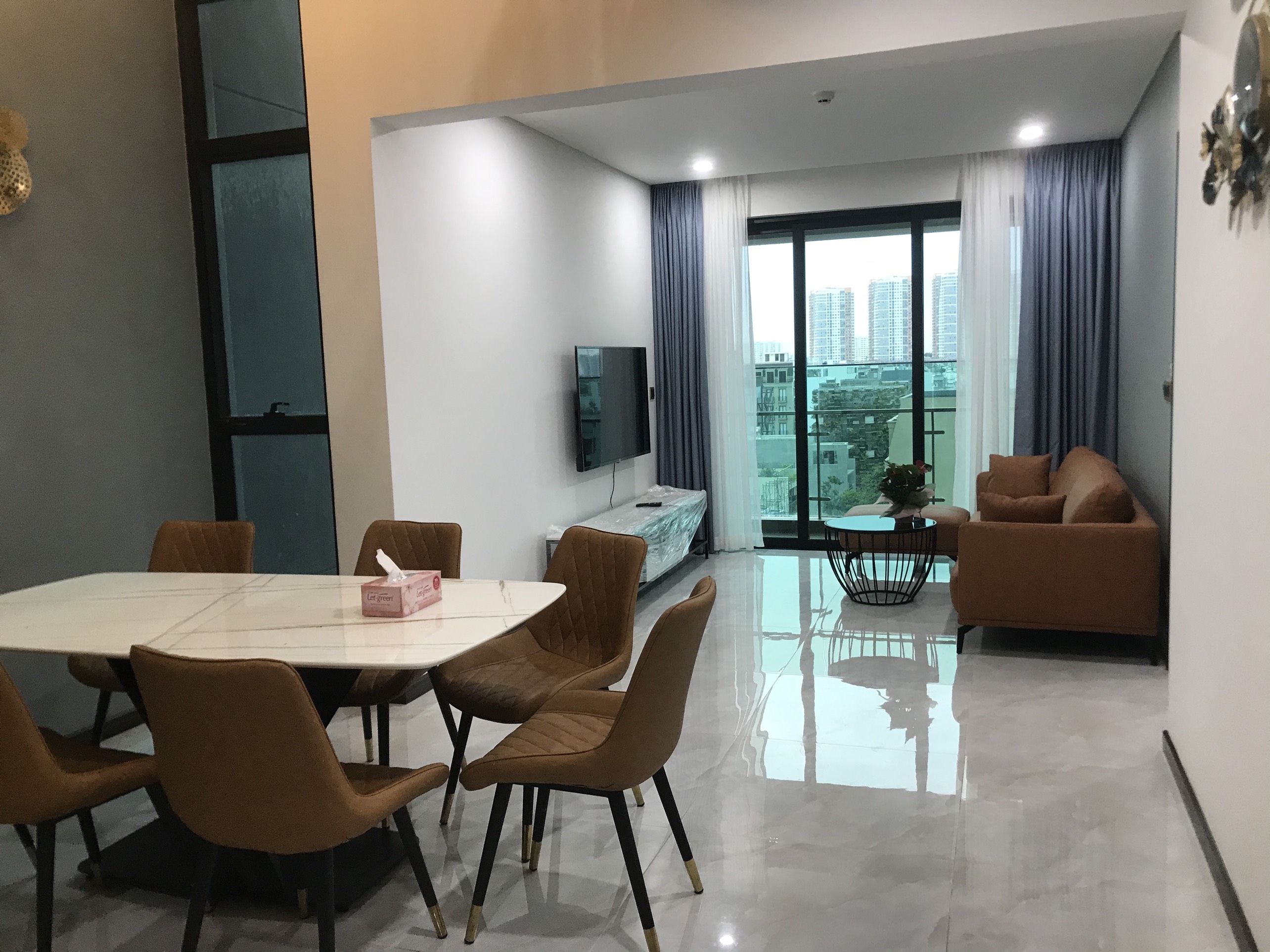 Chuyên cho thuê căn hộ 2PN giá rẻ, chỉ từ 18 triệu/tháng tại Feliz En Vista_thumbnail_0