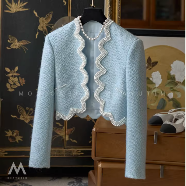 Áo Khoác Xanh Baby Biến Tấu Ngọc Trai