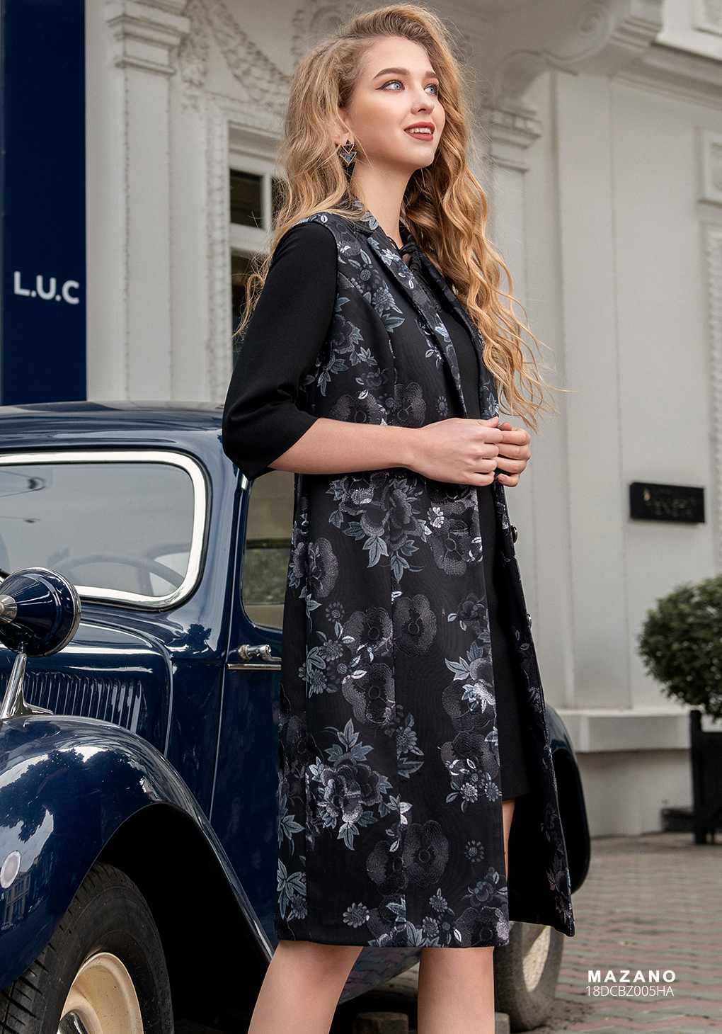 Áo khoác dài không tay vải Gấm Tafta hoạ tiết cách điệu_thumbnail_3