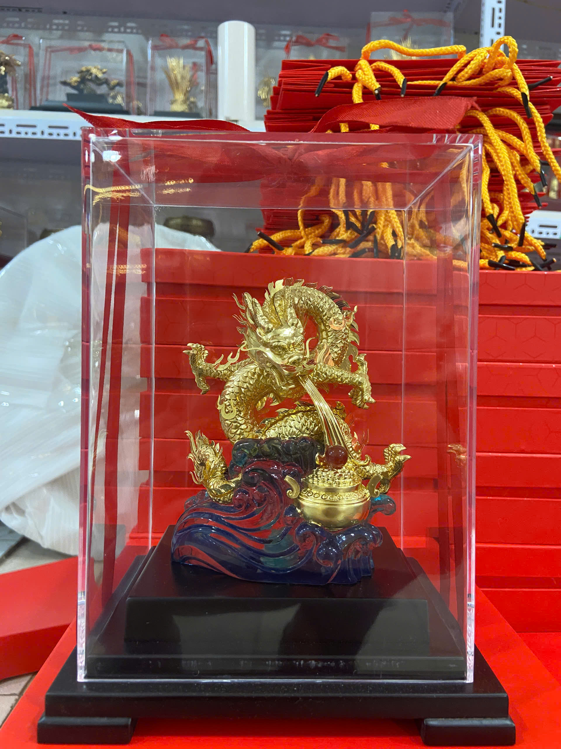 Tượng rồng dát vàng 24k - tương phong thủy rông nhả ngọc KT: 22x17x14cm 