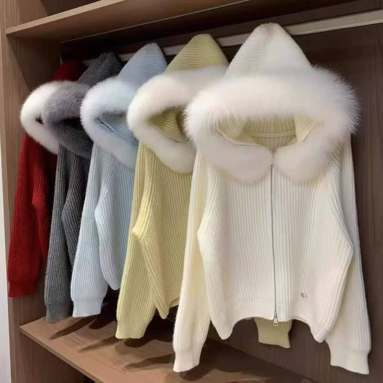 Lucas - Áo len kéo khoác mũ viền lông gân dọc