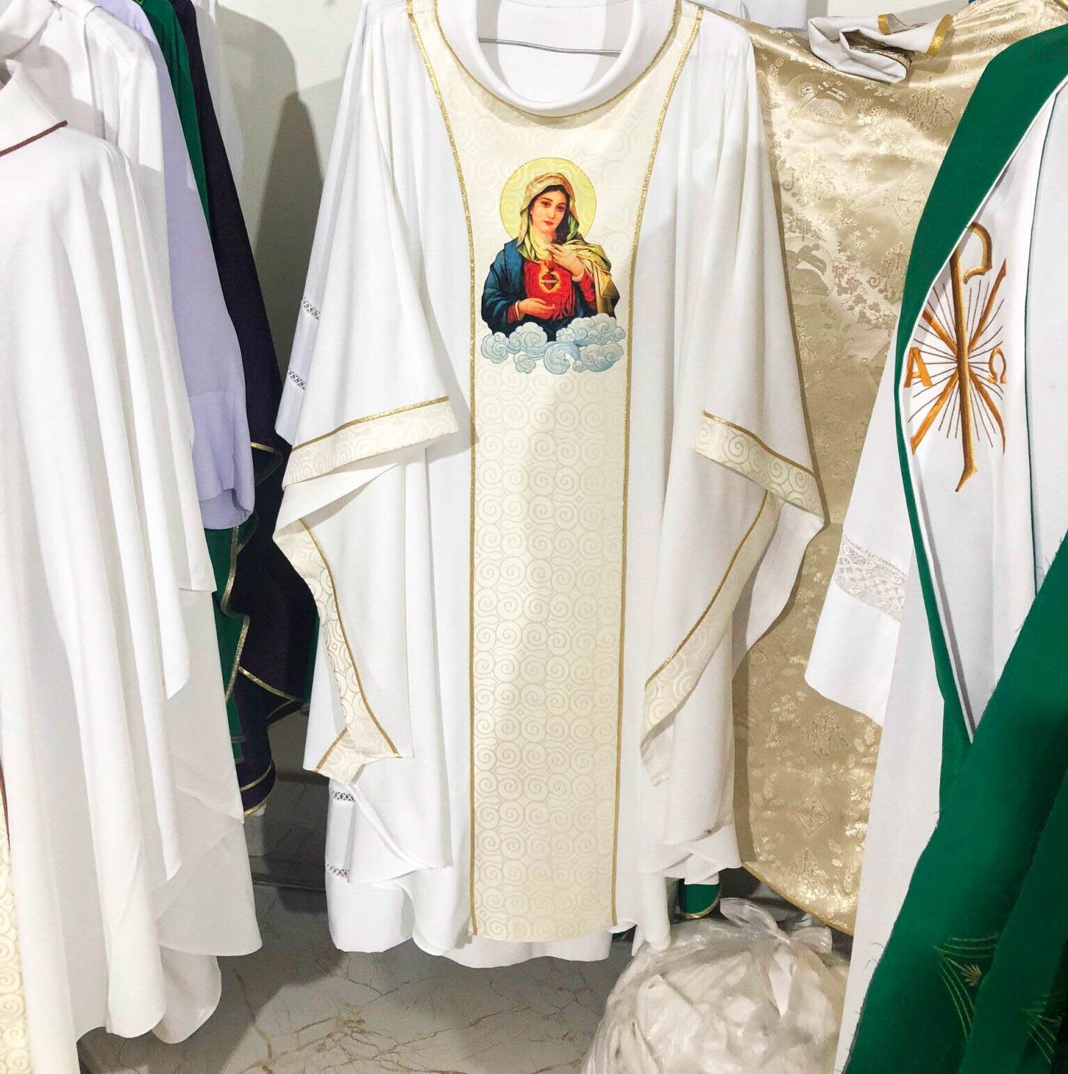 Áo lễ linh mục màu trắng - Qùa tặng tân linh mục - Qùa tặng cha xứ