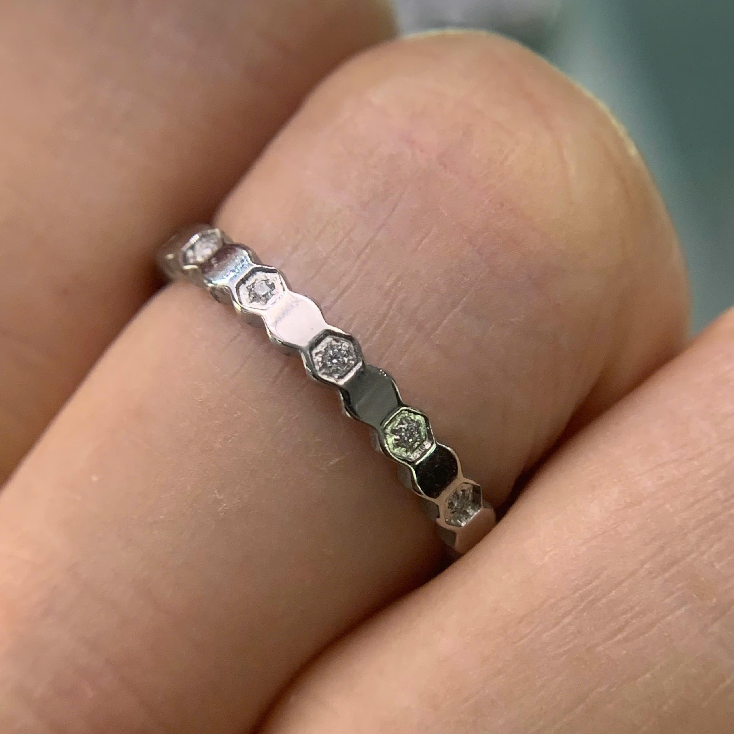 nhẫn kiểu titan bạc kiểu kim cương trắng nhỏ xen kẽ size 6_thumbnail_3