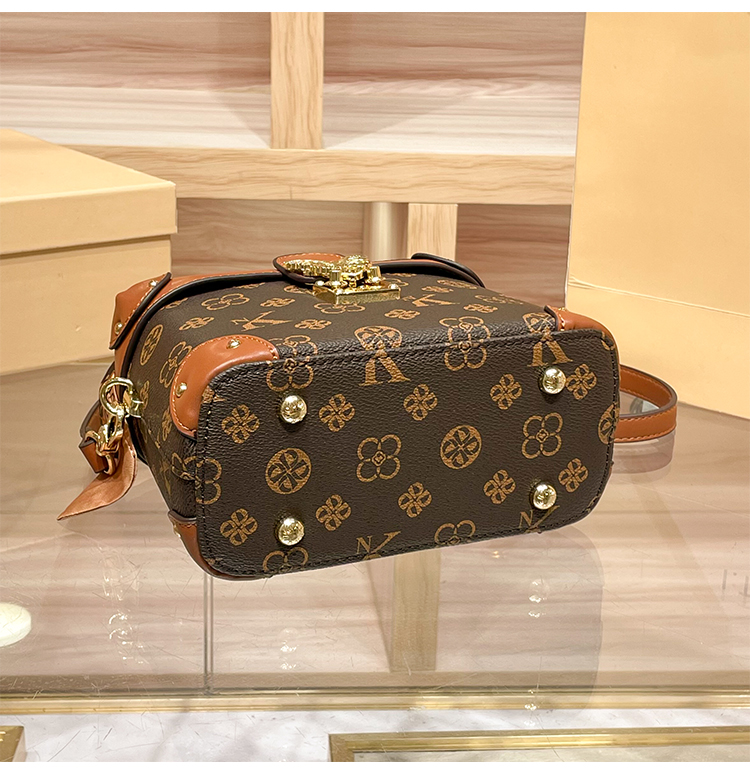 Túi xách hộp họa tiết vintage sang trọng_thumbnail_6