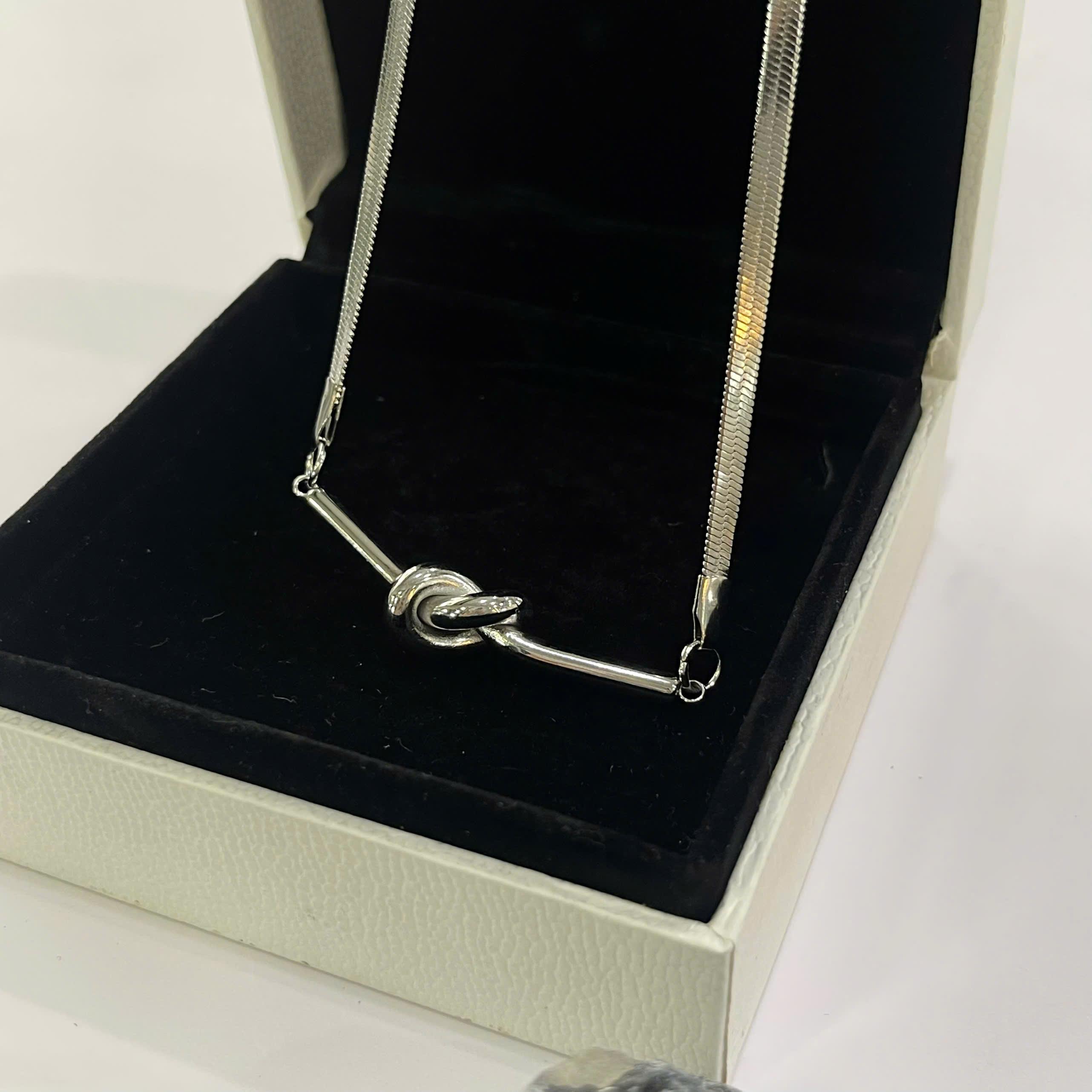 Vòng cổ dây rắn titan charm nút thắt bạc_thumbnail_1