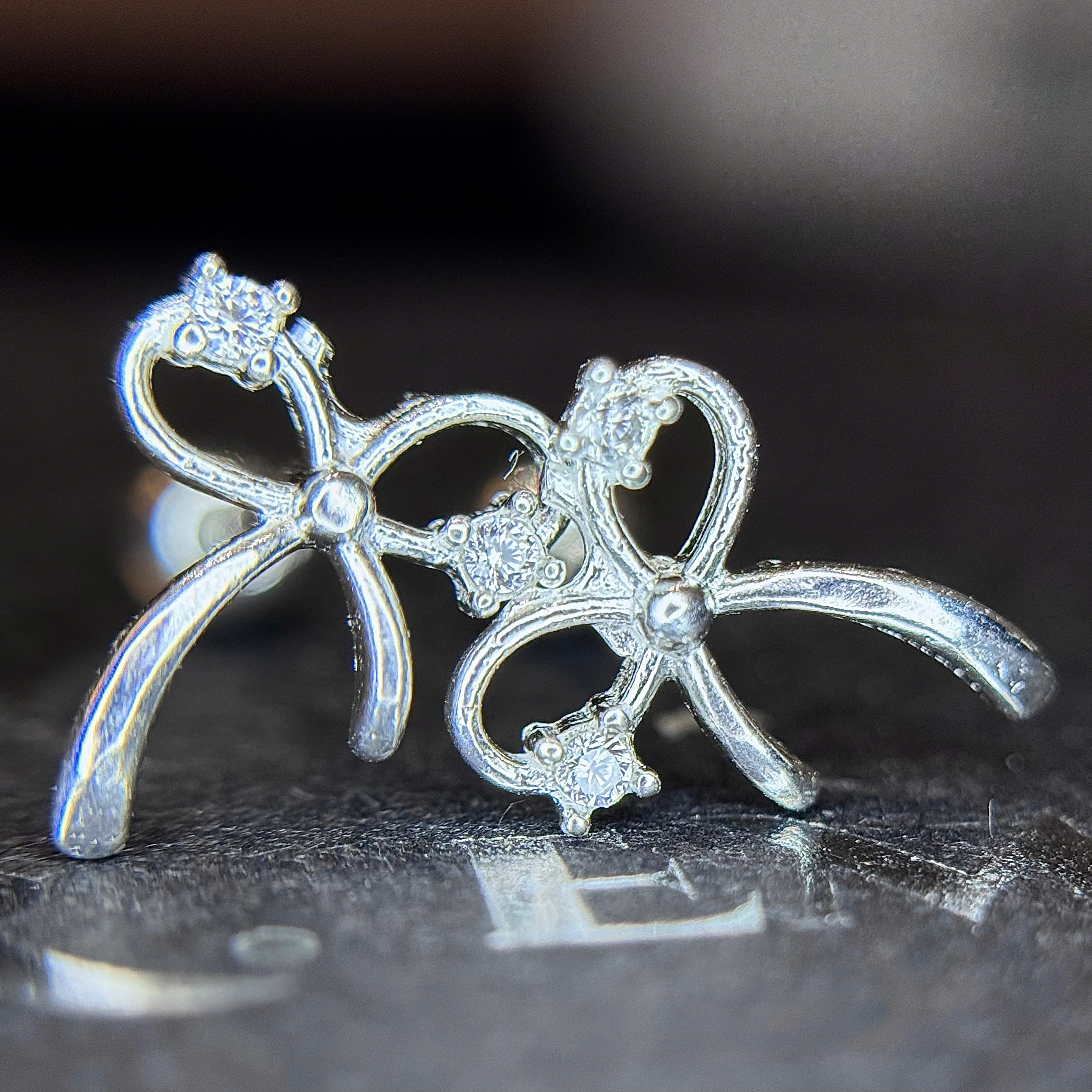 Khuyên kiểu bạc xi bạch kim nơ 3 đá_thumbnail_3