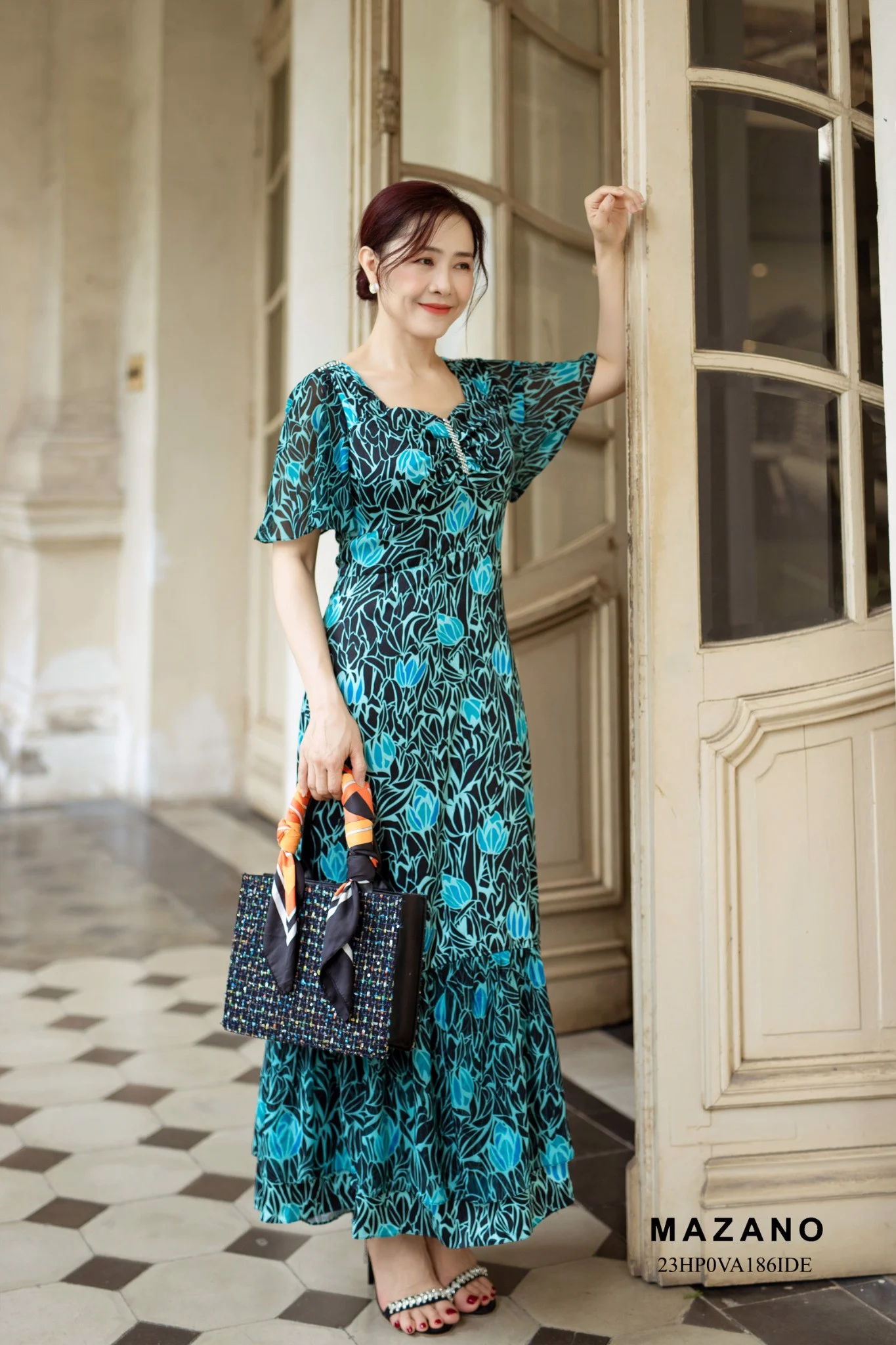 Váy đầm Ôm Vải voan Họa tiết hoa in Chân phối bèo Cổ cách điệu Tay ngắn Dài đến mắt cá chân 23HP0VA186IDE