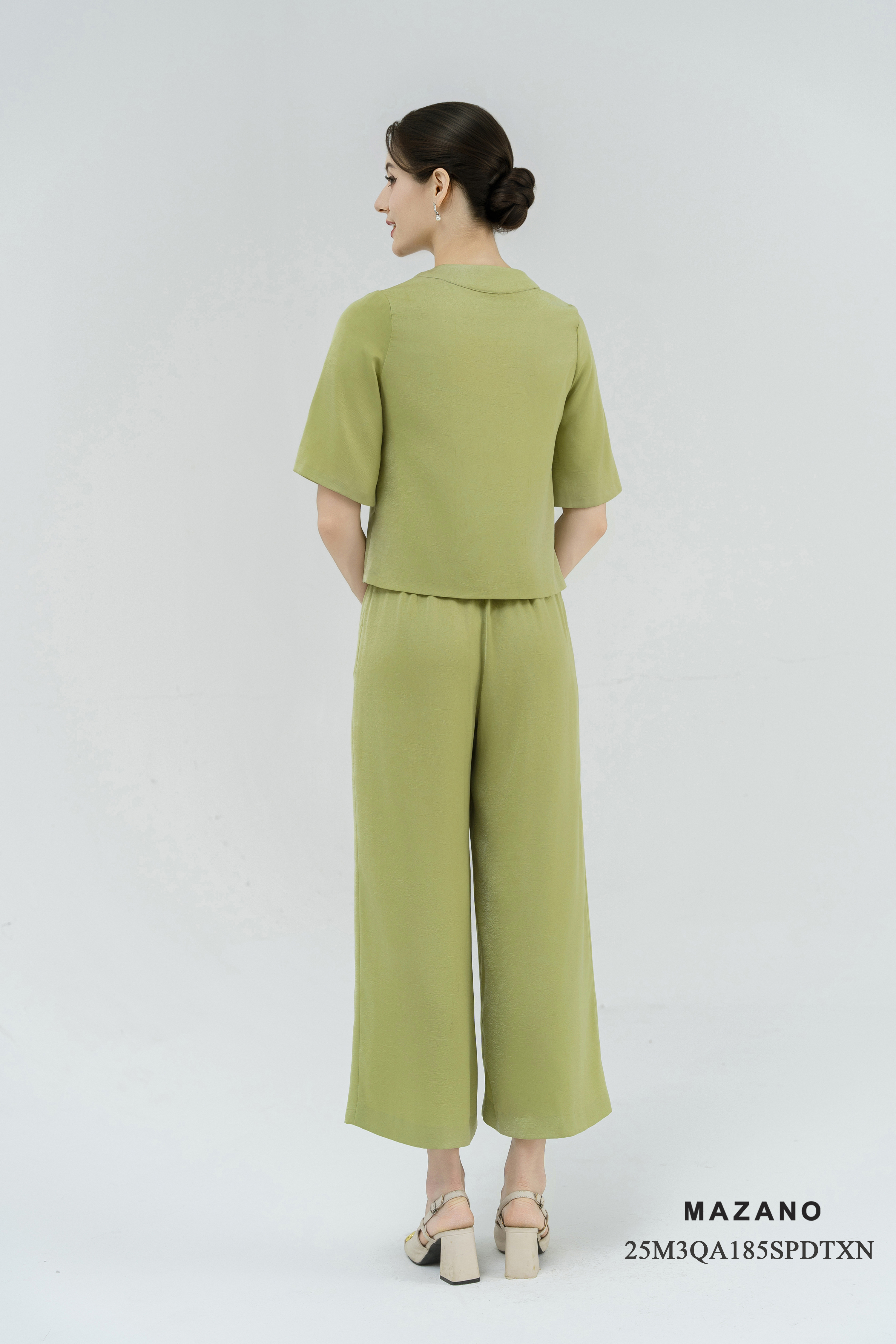 Bộ Quần và Áo suông Vải lụa vân chìm Thêu hoa thủ công Cổ tàu cách điệu Tay lỡ Dài quần tới mắt cá chân_thumbnail_4