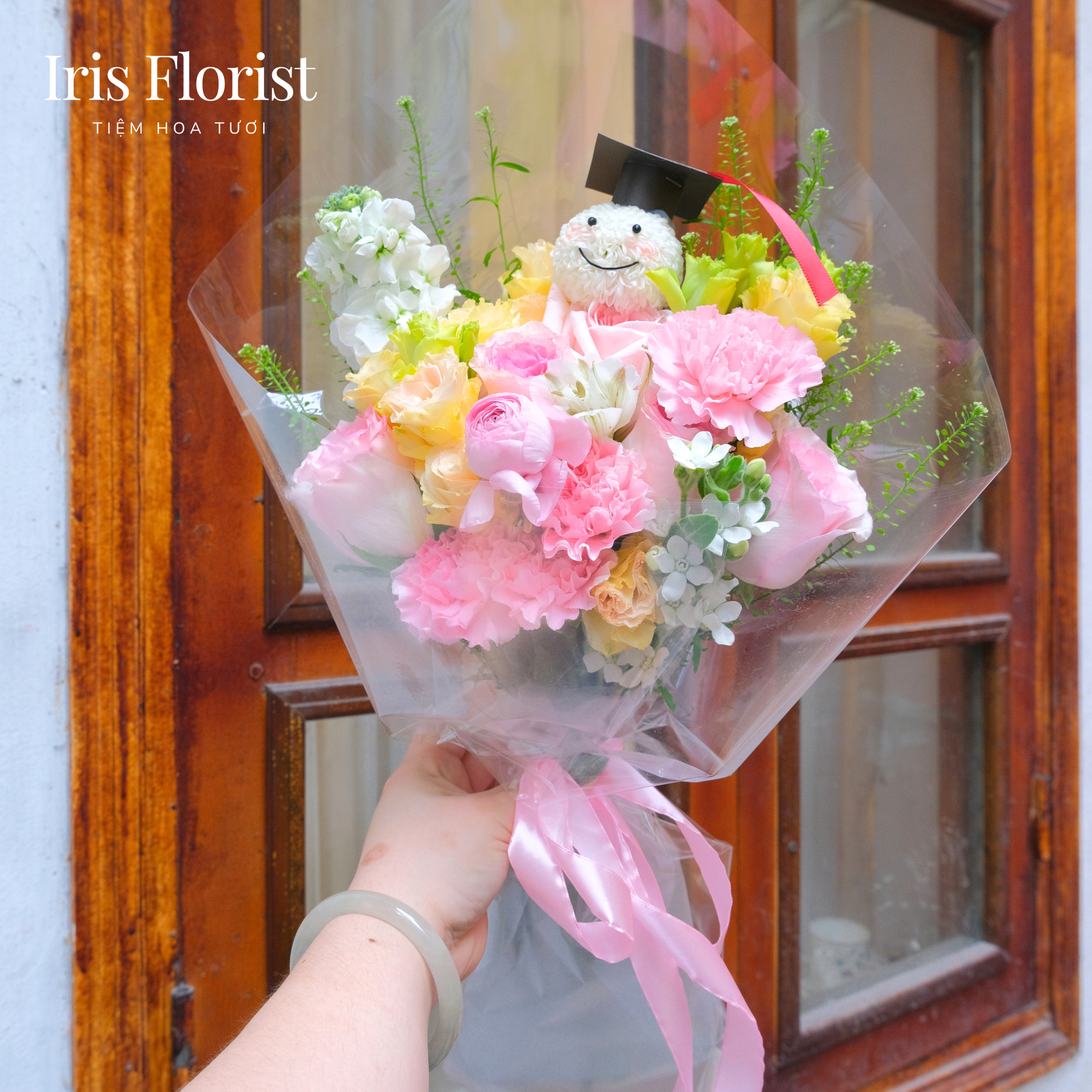 Bó hoa tone hồng tặng tốt nghiệp