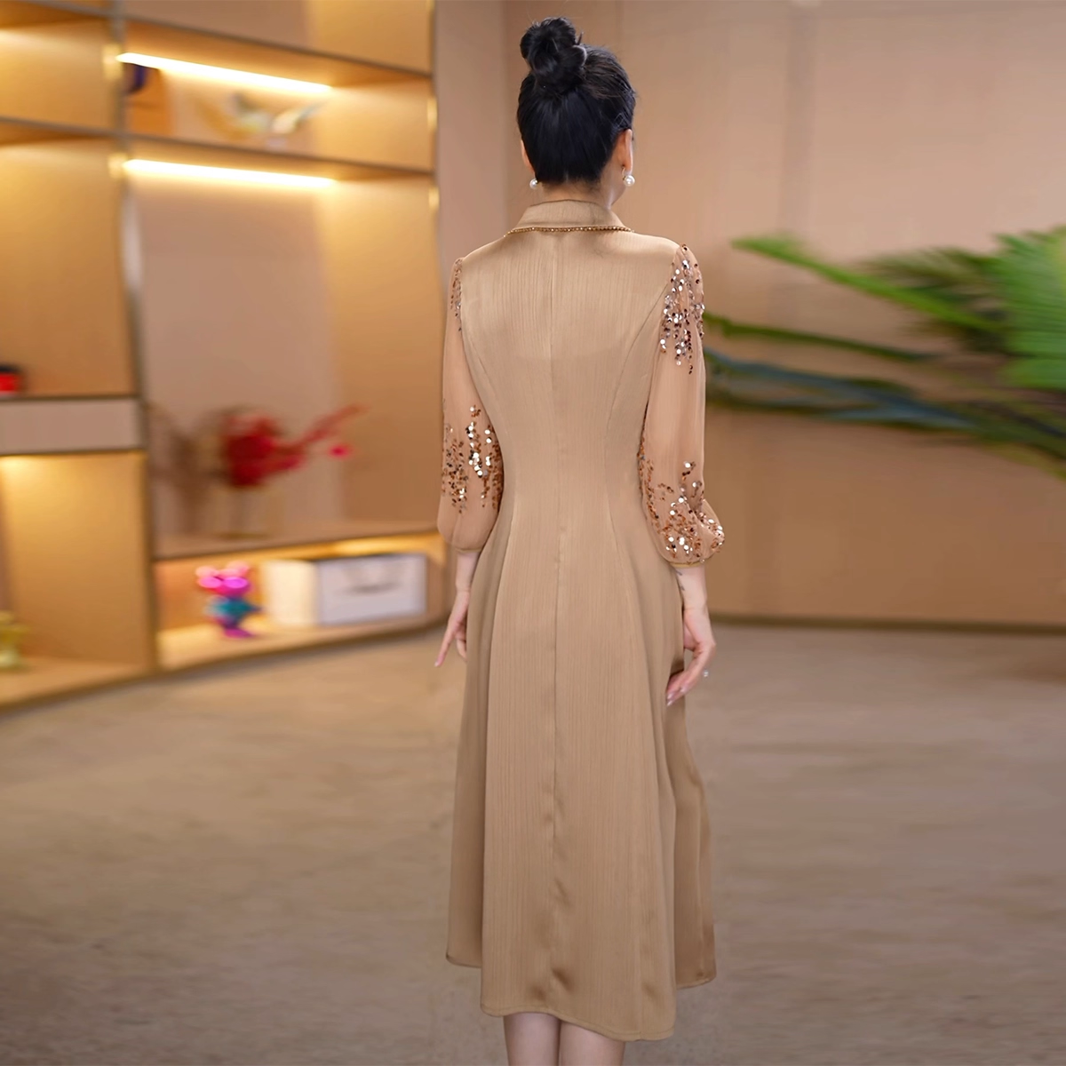 17764-Đầm xoè cổ vest phối tay voan kim sa cách điệu ( lụa, voan)_thumbnail_2