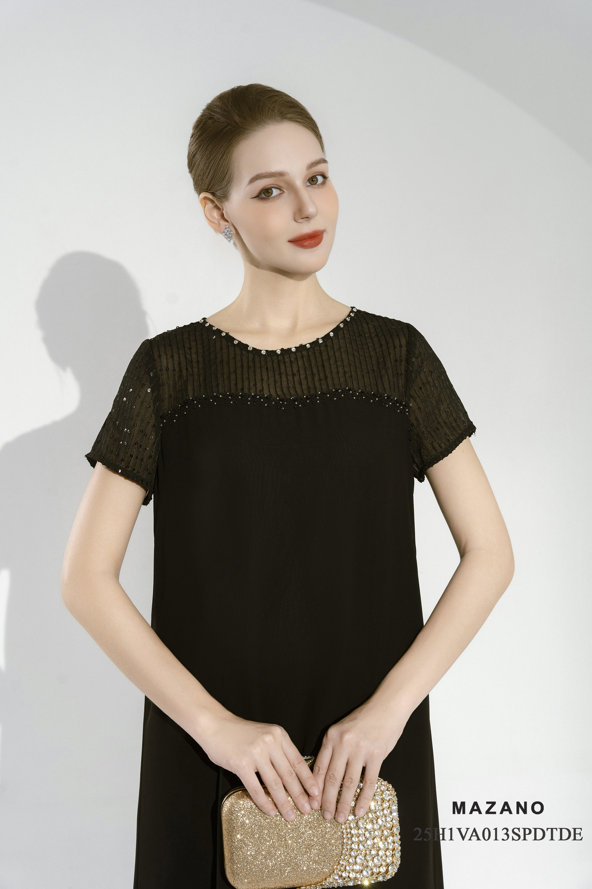 Váy Đầm suông A Vải voan mỏng Phối kim sa Đính trang trí Cổ tròn Tay ngắn Dài váy đến gối._thumbnail_3