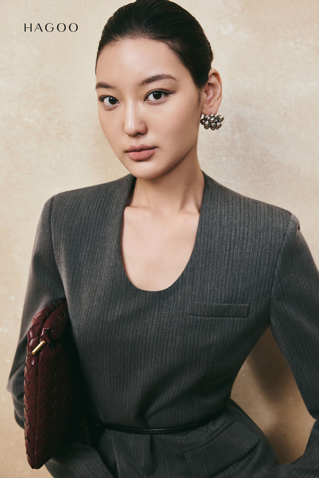 Áo suông dài tay cổ U nắp túi HAGOO