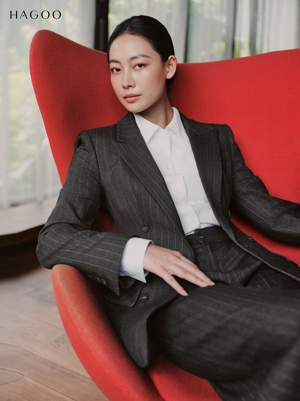 Blazer kẻ sọc ôm hai hàng khuy HAGOO Elite