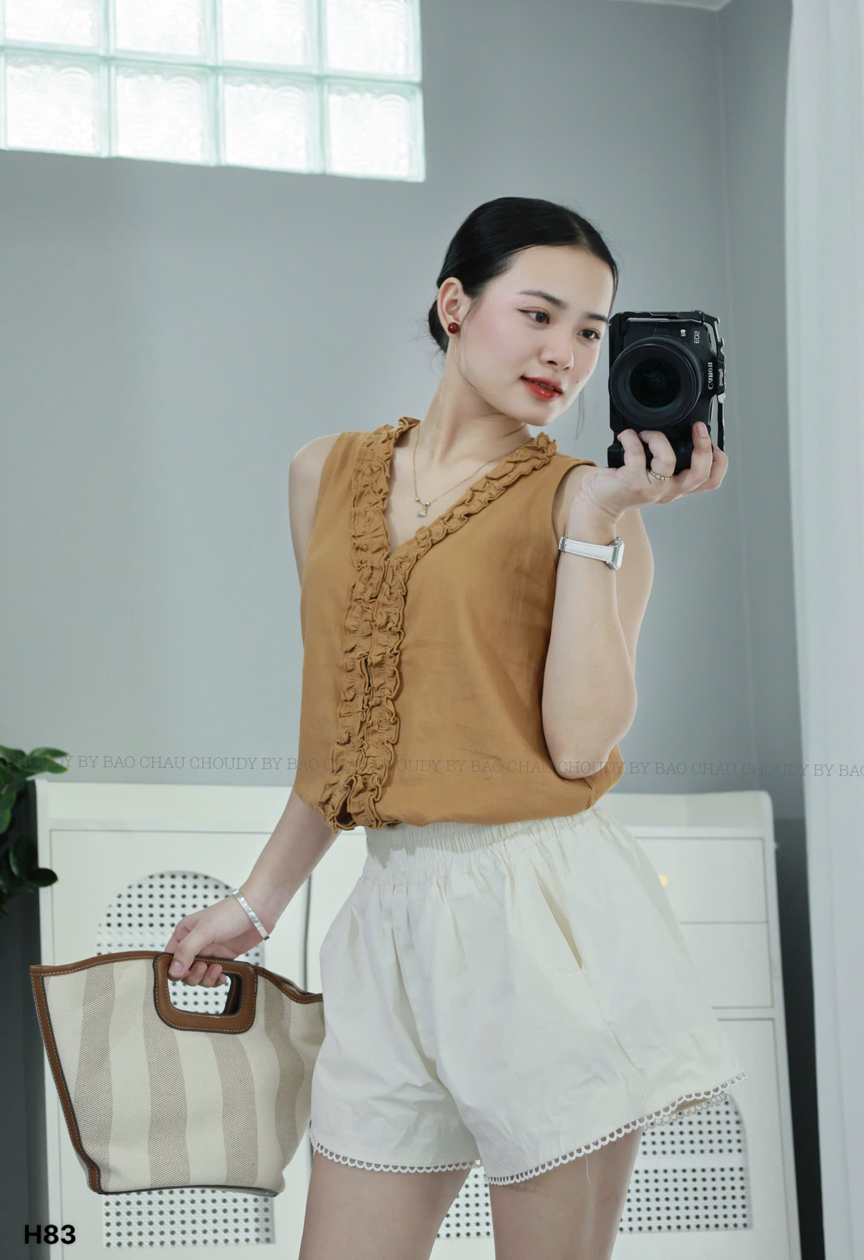 H83 QUẦN SHORT TRẮNG