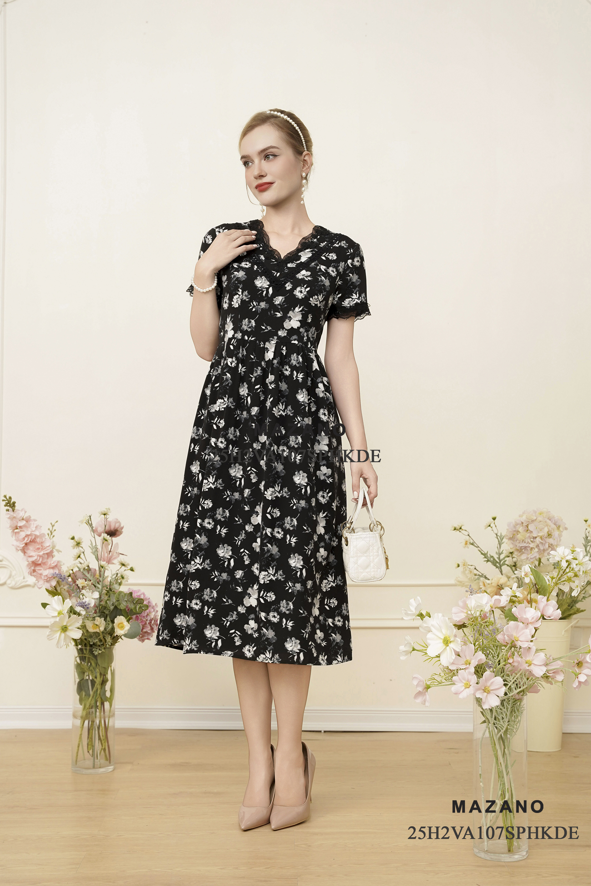 Váy Đầm Ôm Vải thô Hoạ tiết hoa trắng nền đen Cổ V Đính ren Tay ngắn Dài qua bắp chân