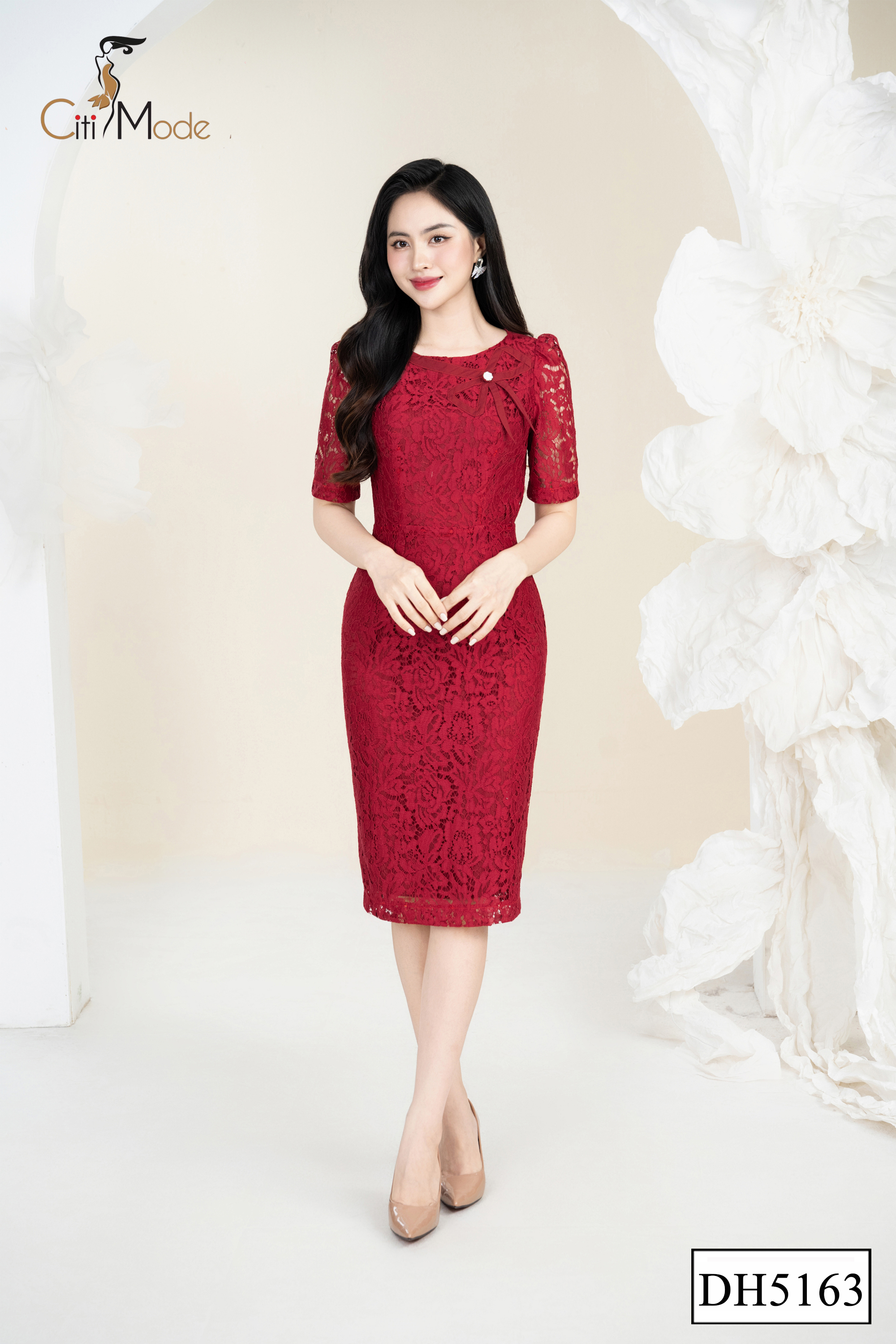 Đầm ôm ren đỏ cổ tròn đính nơ ngực_thumbnail_2