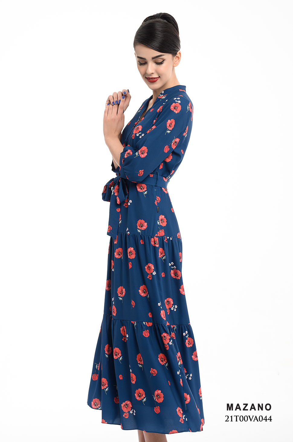 Đầm nền xanh họa tiết cổ V cách điệu 21T00VA044HHA