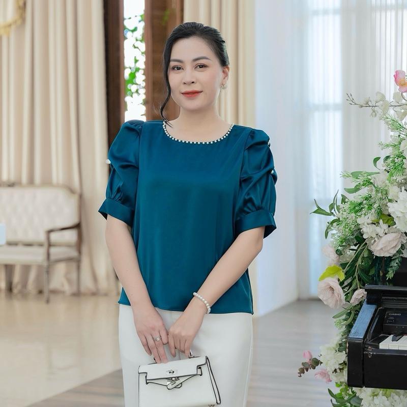 GUMOM - Áo Kiểu Trung Niên U50 U60 Cao Cấp Cổ Tròn Đính Ngọc Áo tặng mẹ Sang Trọng Cho Nữ - Women Nhung Kem Xanh Nho Tua Rua Top Voi_thumbnail_3