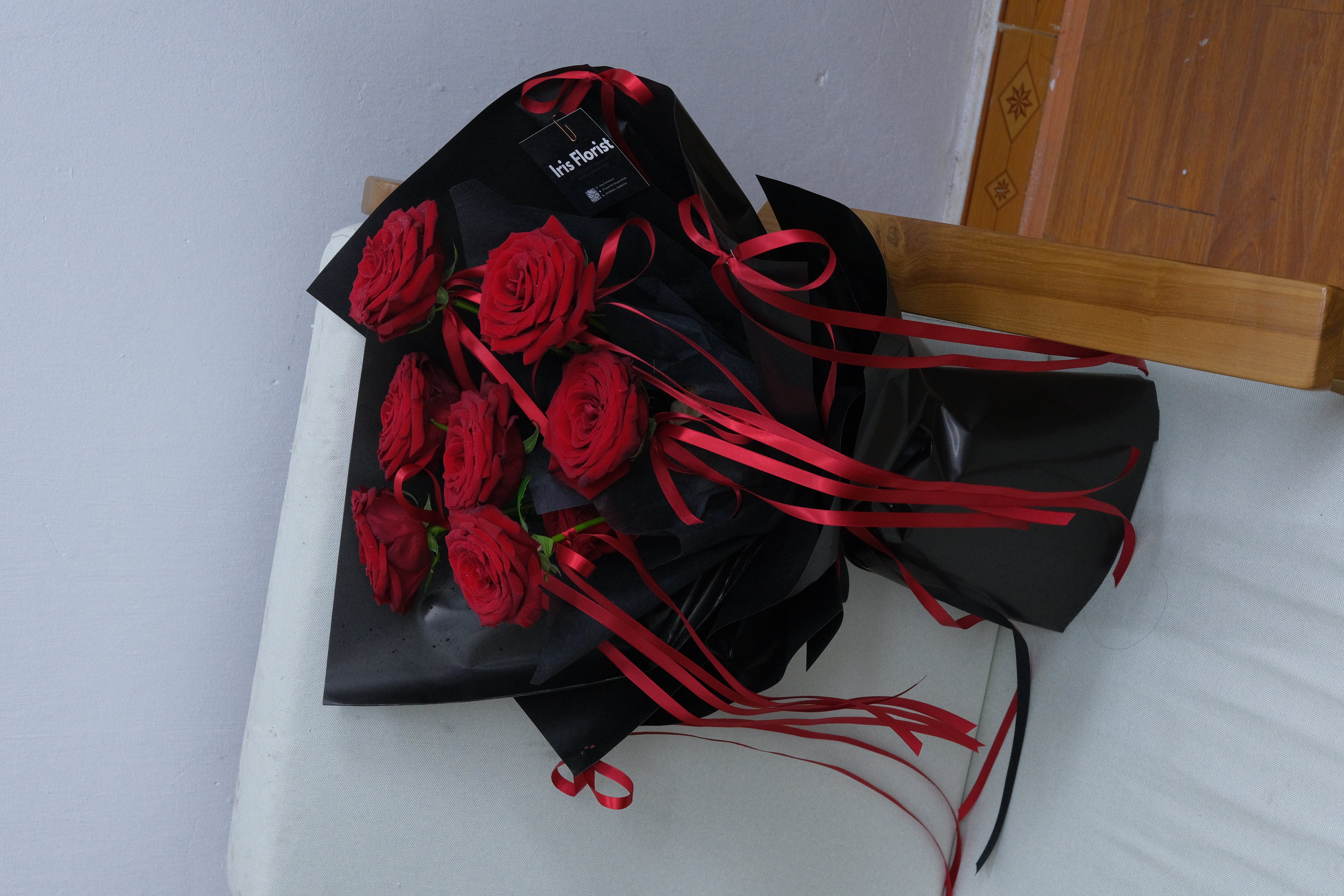 Bó hồng đỏ Red Naomi mix nơ đỏ - 8 Bông_thumbnail_3