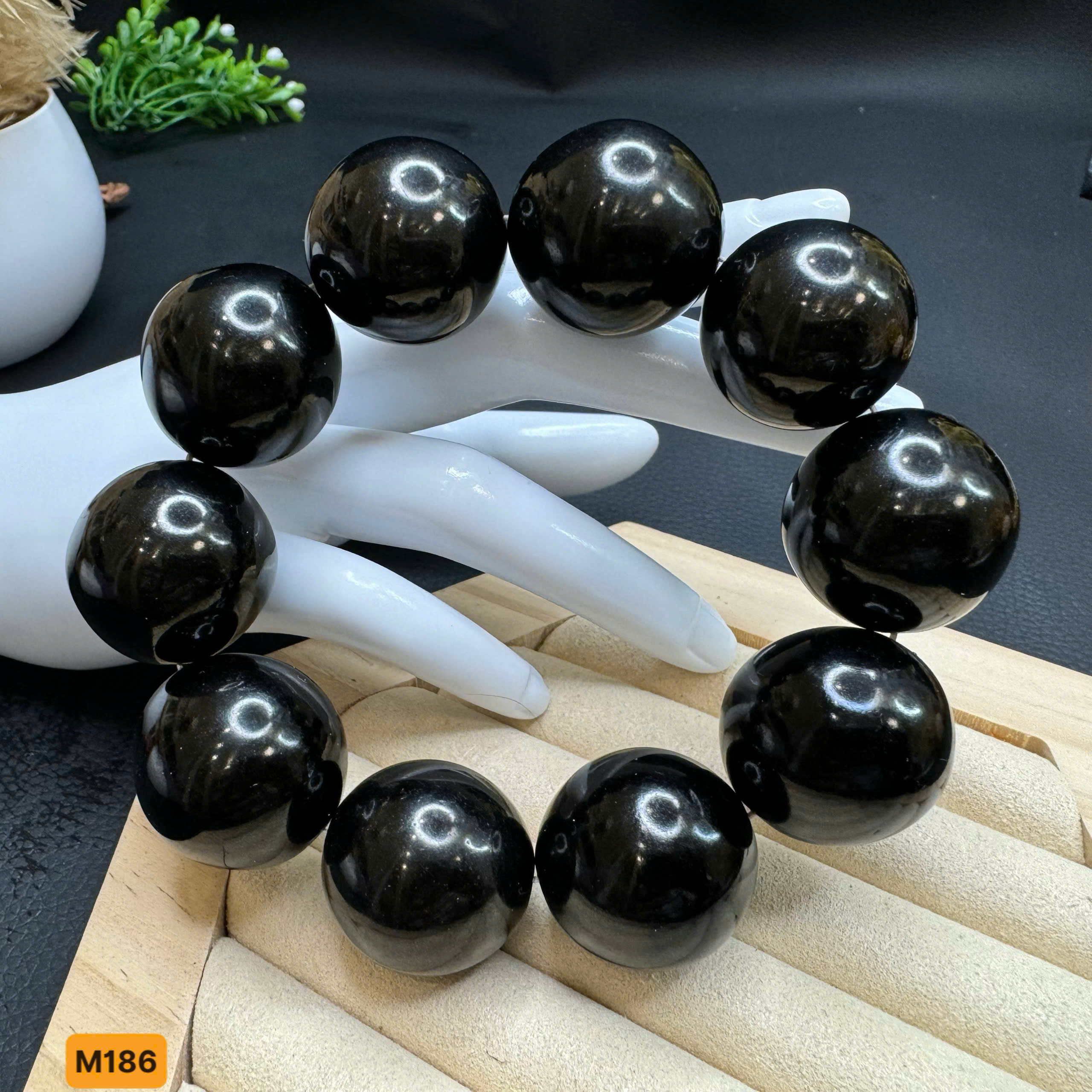 Lắc Tay Huyền Thạch - M186