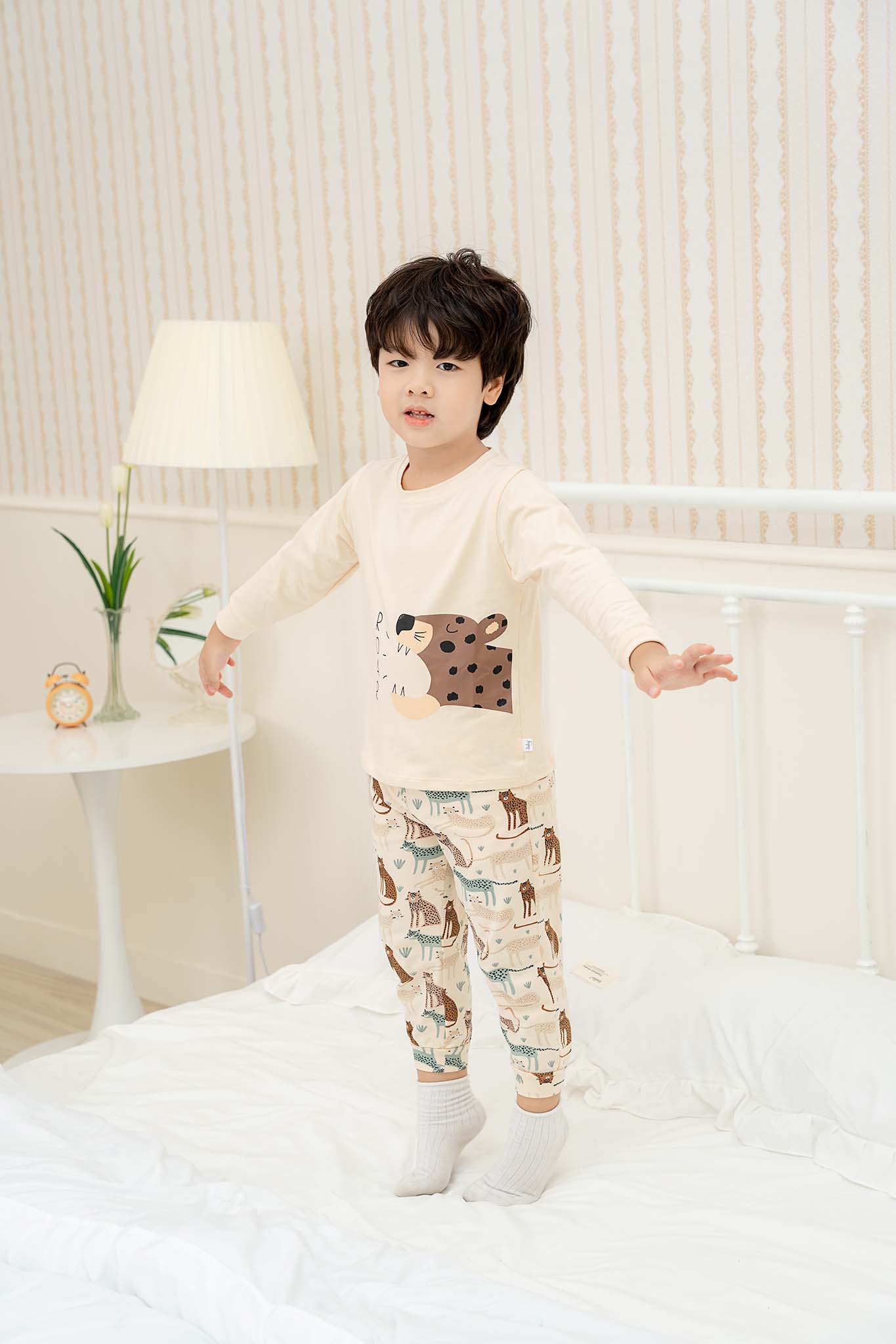 Bộ quần hoạ tiết áo in hình_thumbnail_2