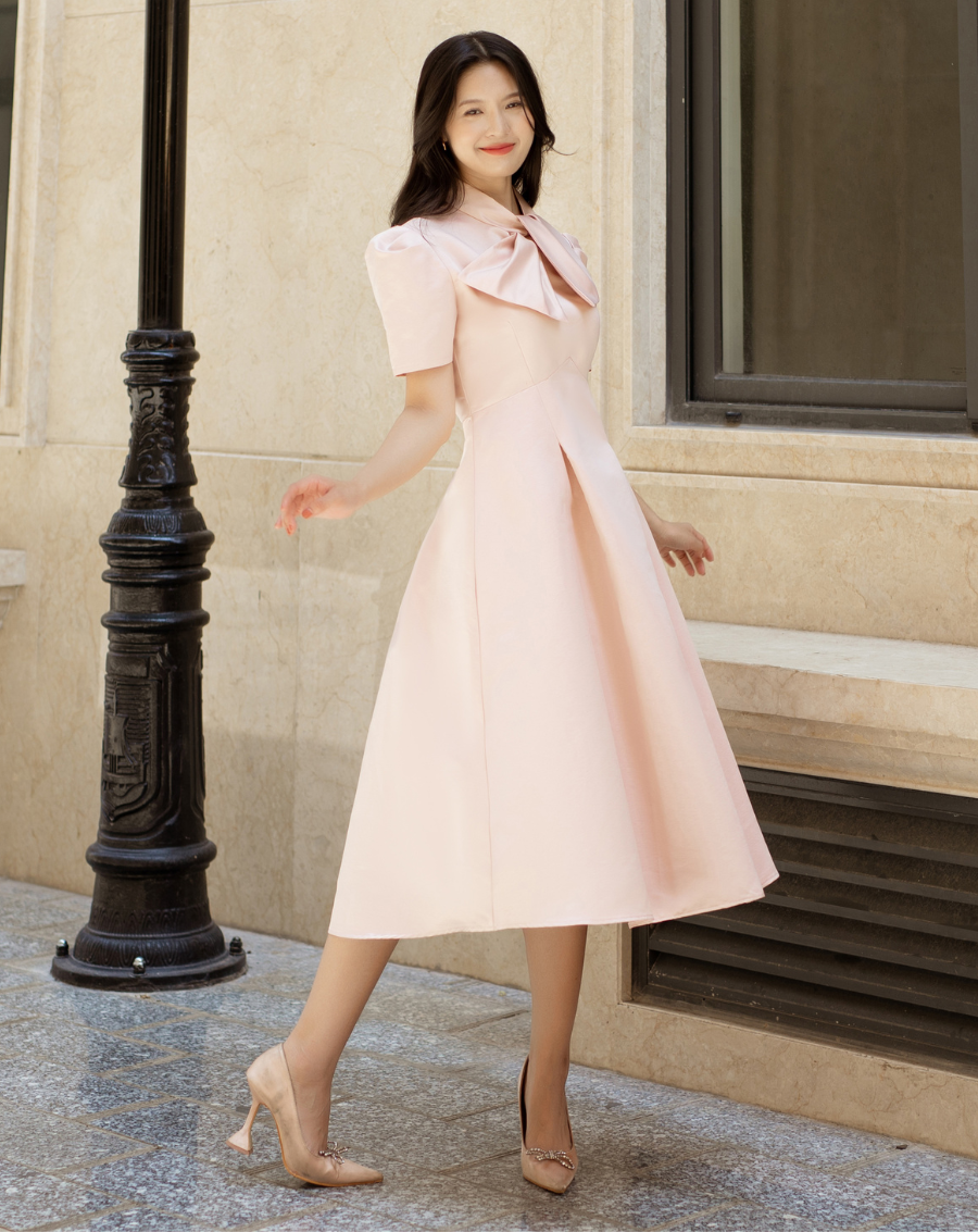 Đầm xòe xếp ly tay con nơ ngực sang trọng