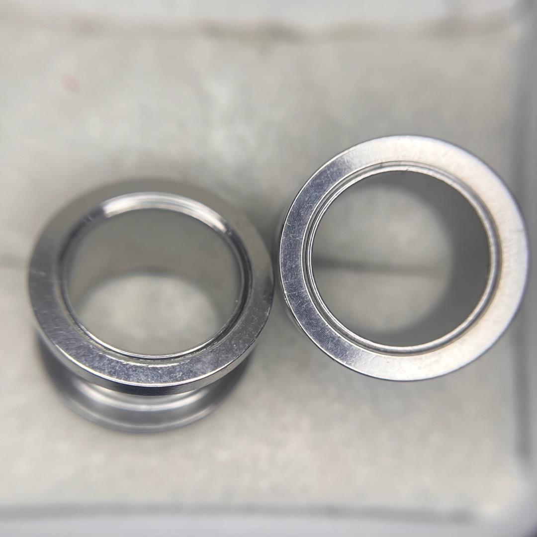 Khuyên nong thép size 14.