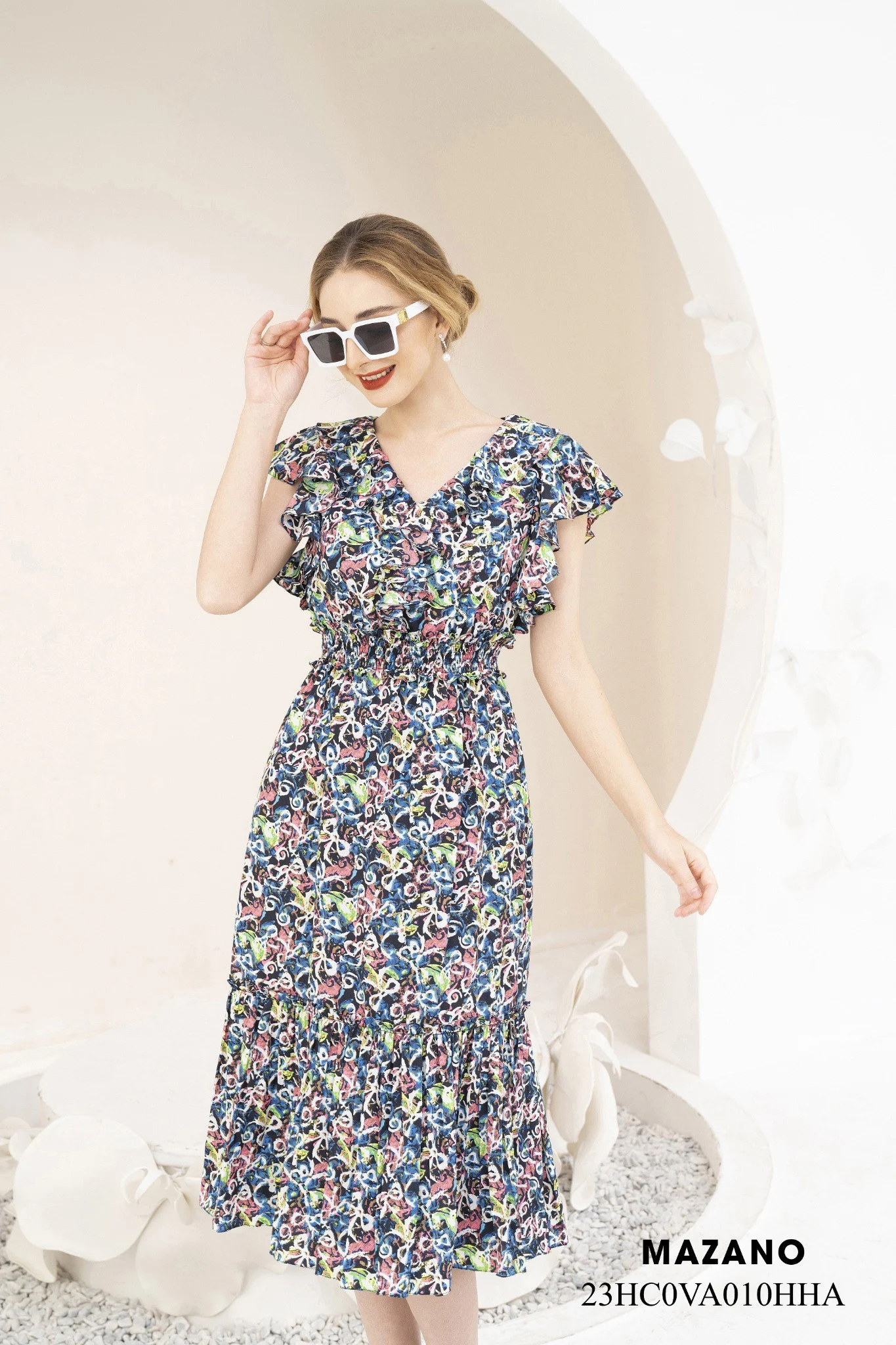 Váy Đầm Ôm phối bèo Vải thô mỏng Họa tiết hoa nhí Cổ V Tay ngắn cách điệu Dài ngang bắp chân 23HC0VA010HHA