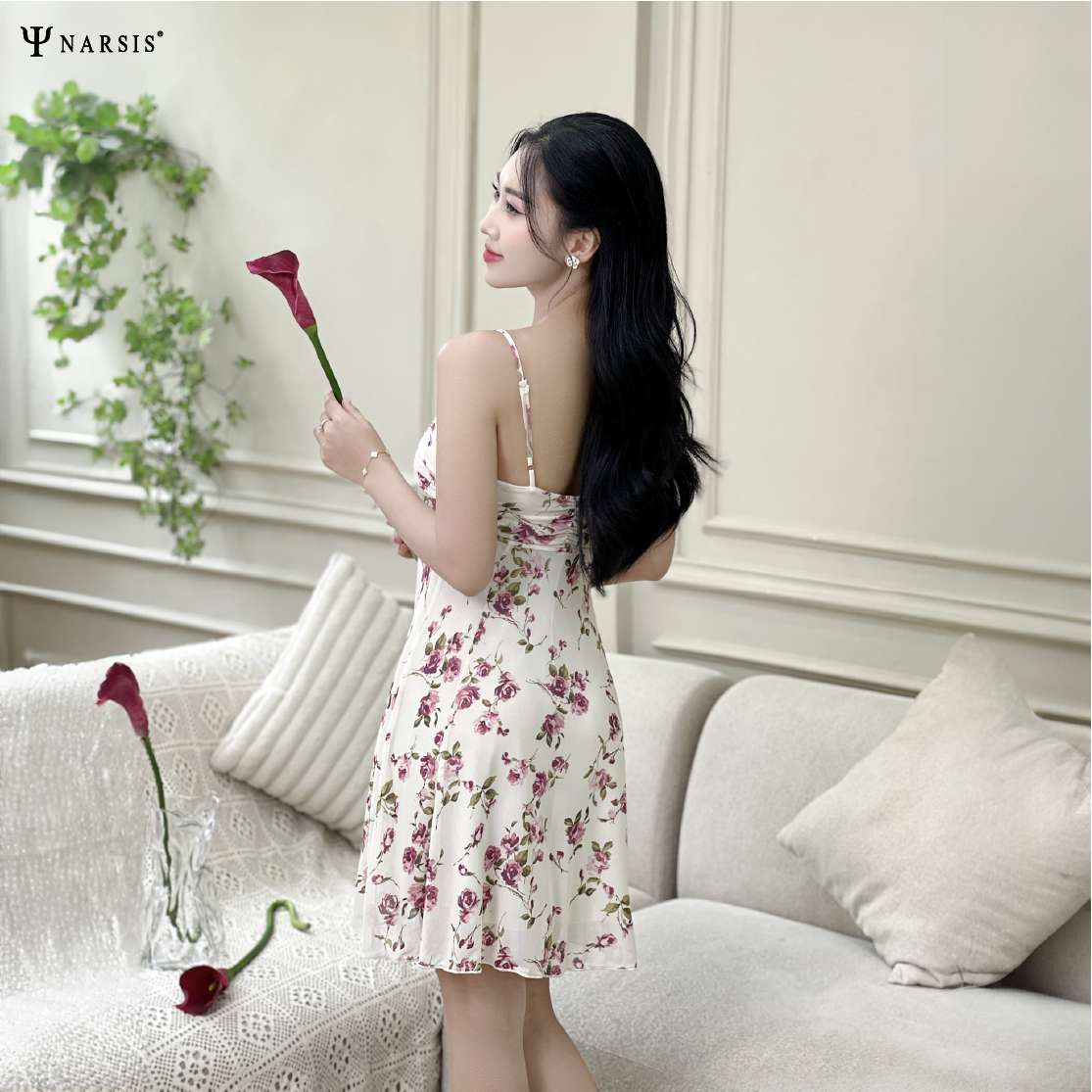 Váy ngủ nữ ren cao cấp Narsis B24003 có lót, vải ren thoáng mát, phong cách sang trọng.