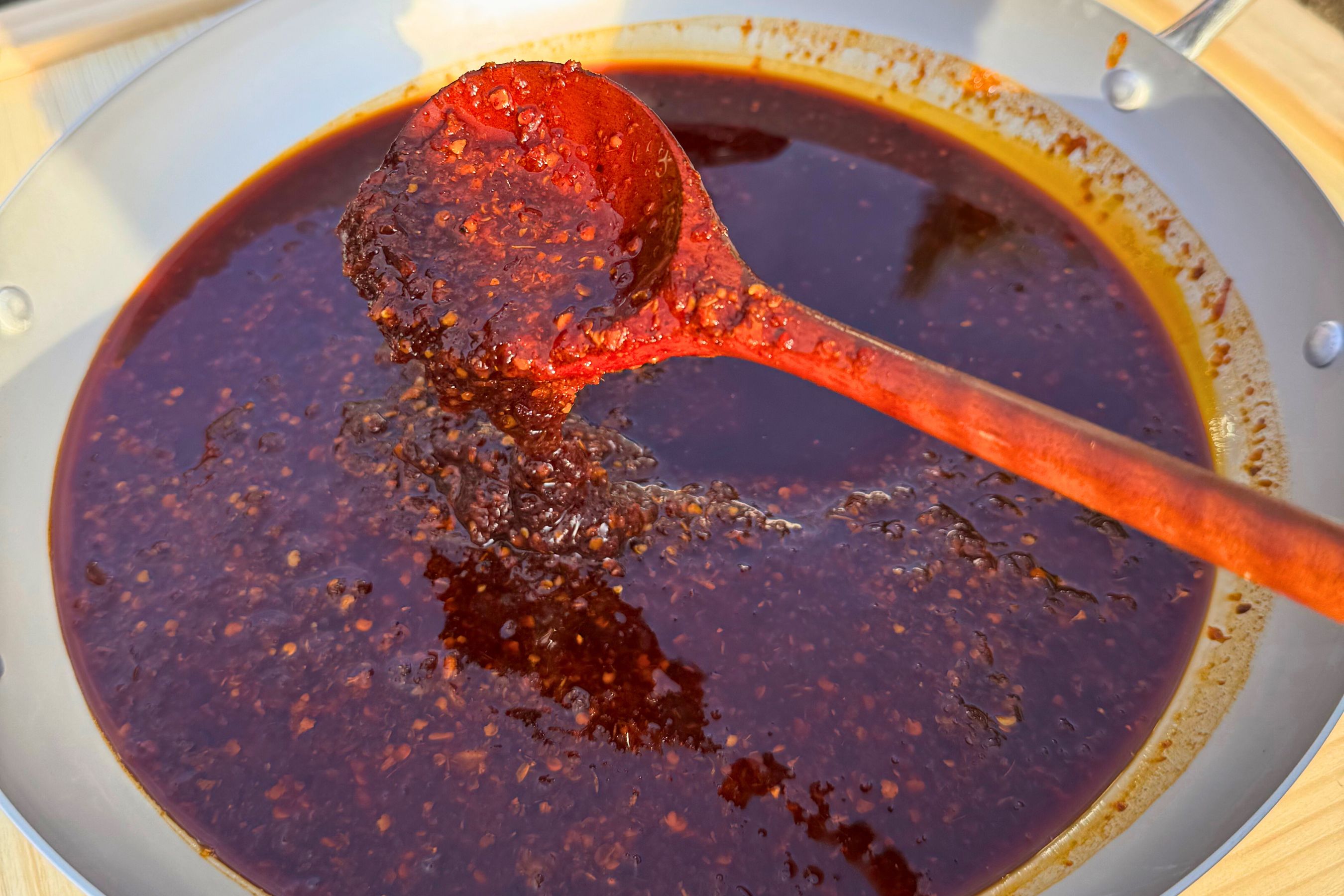 Đun nấu tỉ mỉ – Mỗi nồi sa tế là một tác phẩm thủ công