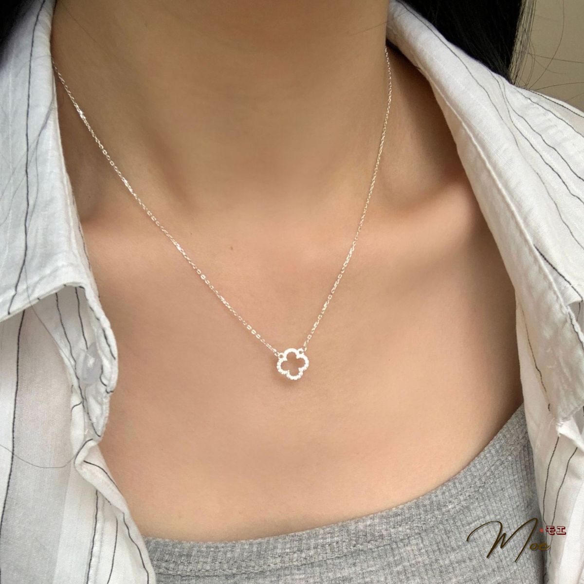 D288 - Dây chuyền cỏ 4 lá rỗng viền đá_thumbnail_2