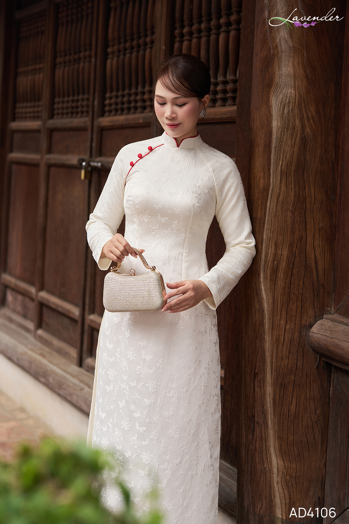 Áo dài trắng thêu họa tiết nổi AD4106_thumbnail_3