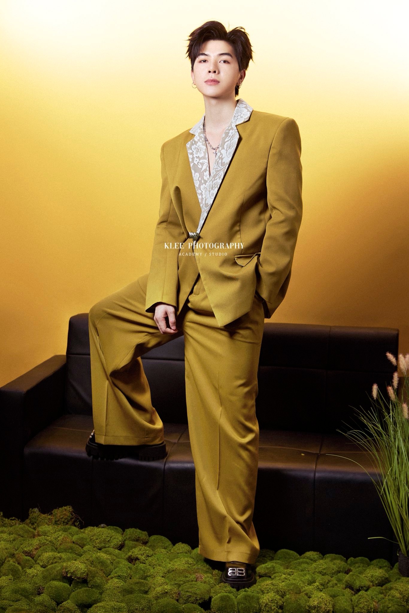 Suit vàng mù tạt – Độc đáo & thời thượng