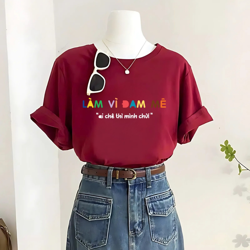 Áo thun local brand We Tee màu đỏ form oversize rộng in chữ Vô tri đời bớt suy - T037_thumbnail_4