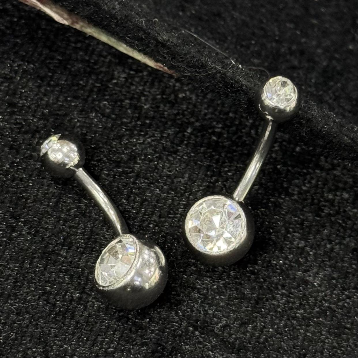 Rốn cơ bản kim cương trắng 2 0đ