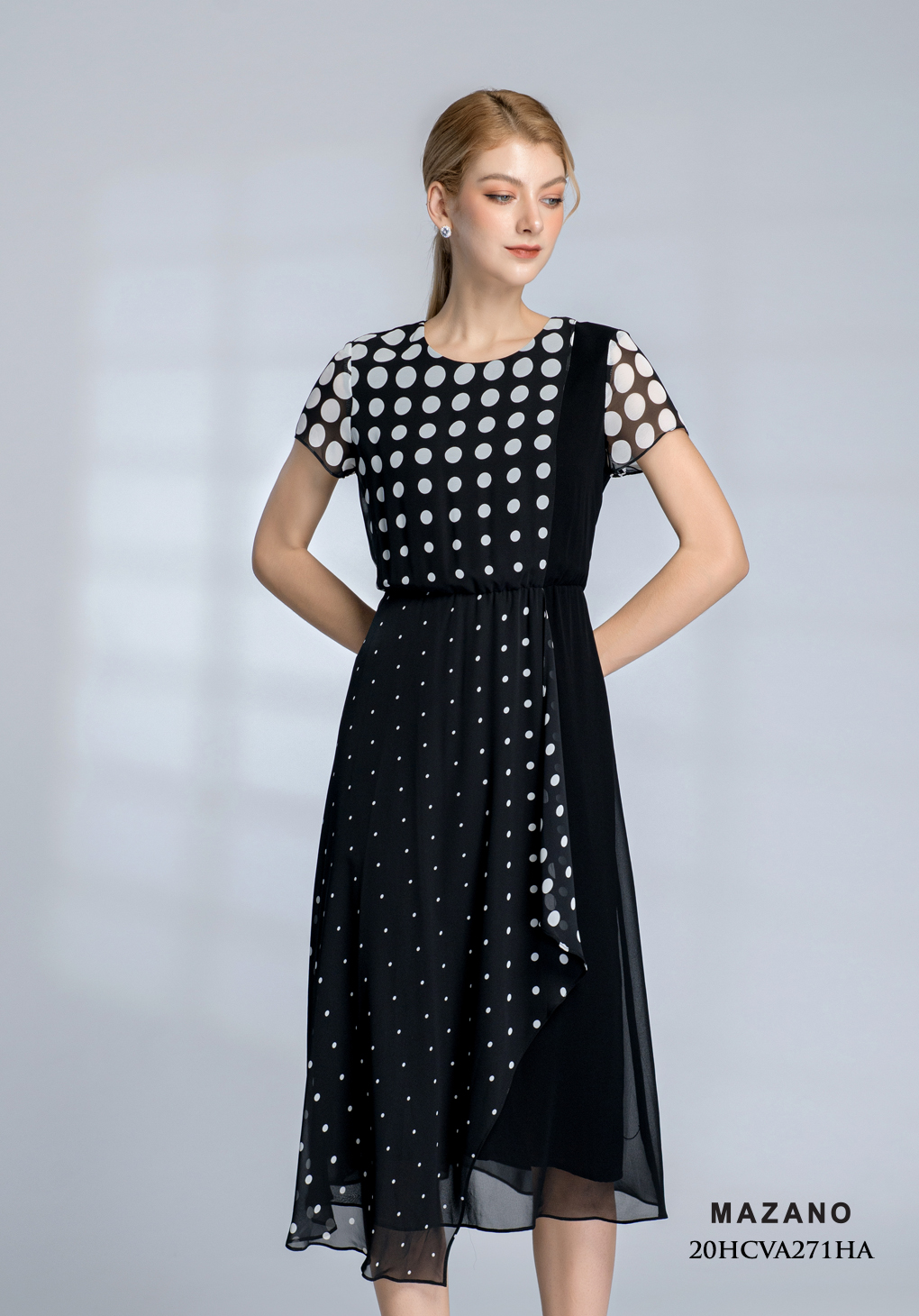 Đầm đen chun bùng eo phối tà chấm bi_thumbnail_0