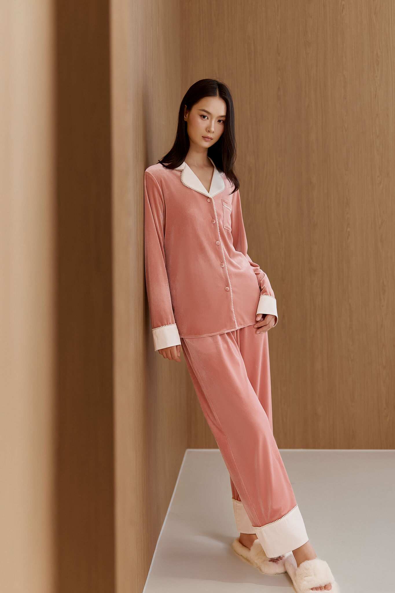 Bộ Nhung 𝑺𝒐𝒇𝒕 𝑯𝒐𝒖𝒓𝒔 áo dài tay, quần dài BN657_thumbnail_4