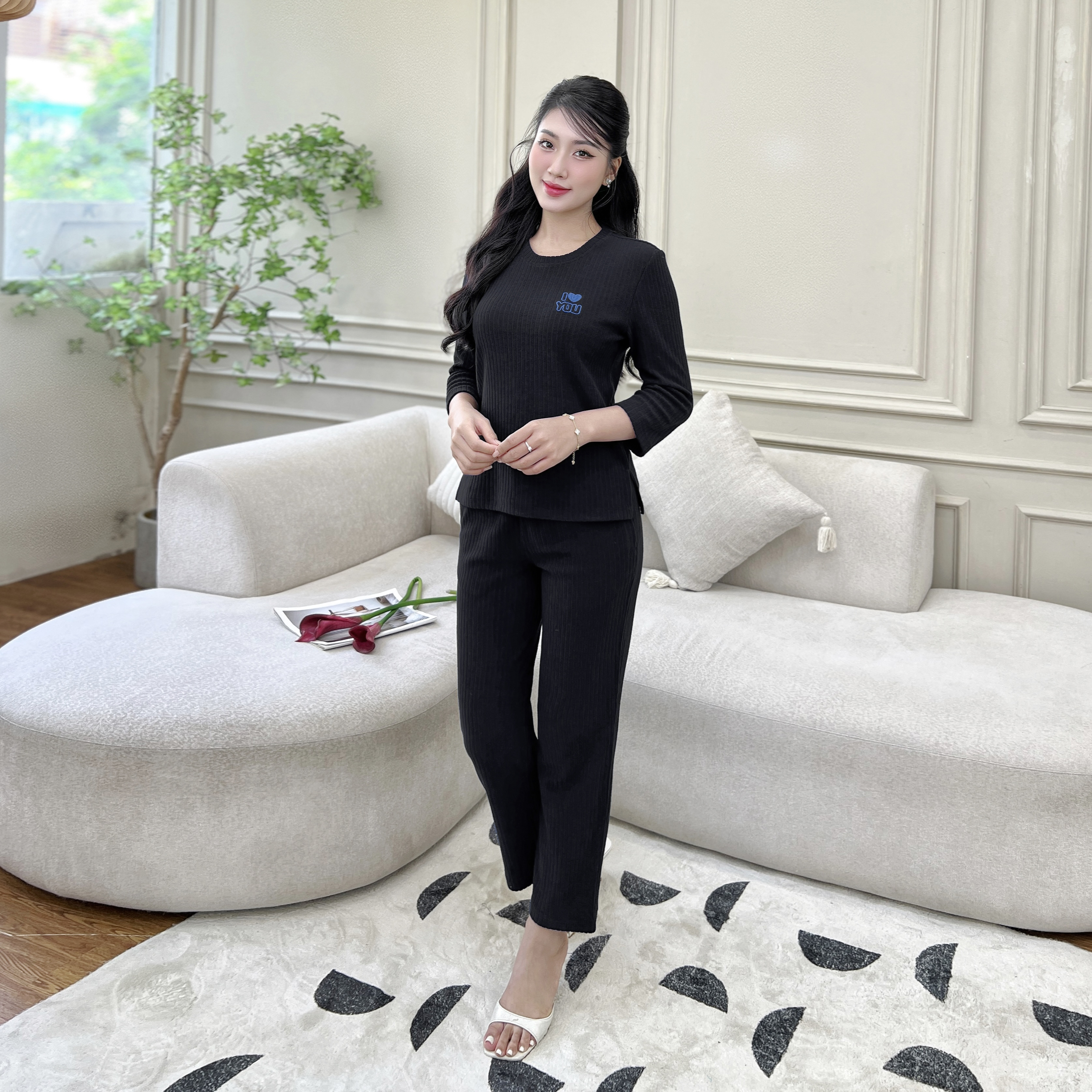 SET THU ĐÔNG NỮ LEN TĂM DÁNG SUÔNG MÀU MID NIGHT - ĐEN CỔ TRÒN THÊU ẤM ÁP BỘ MẶC NHÀ CHẤT XỐP MỀM..._thumbnail_3