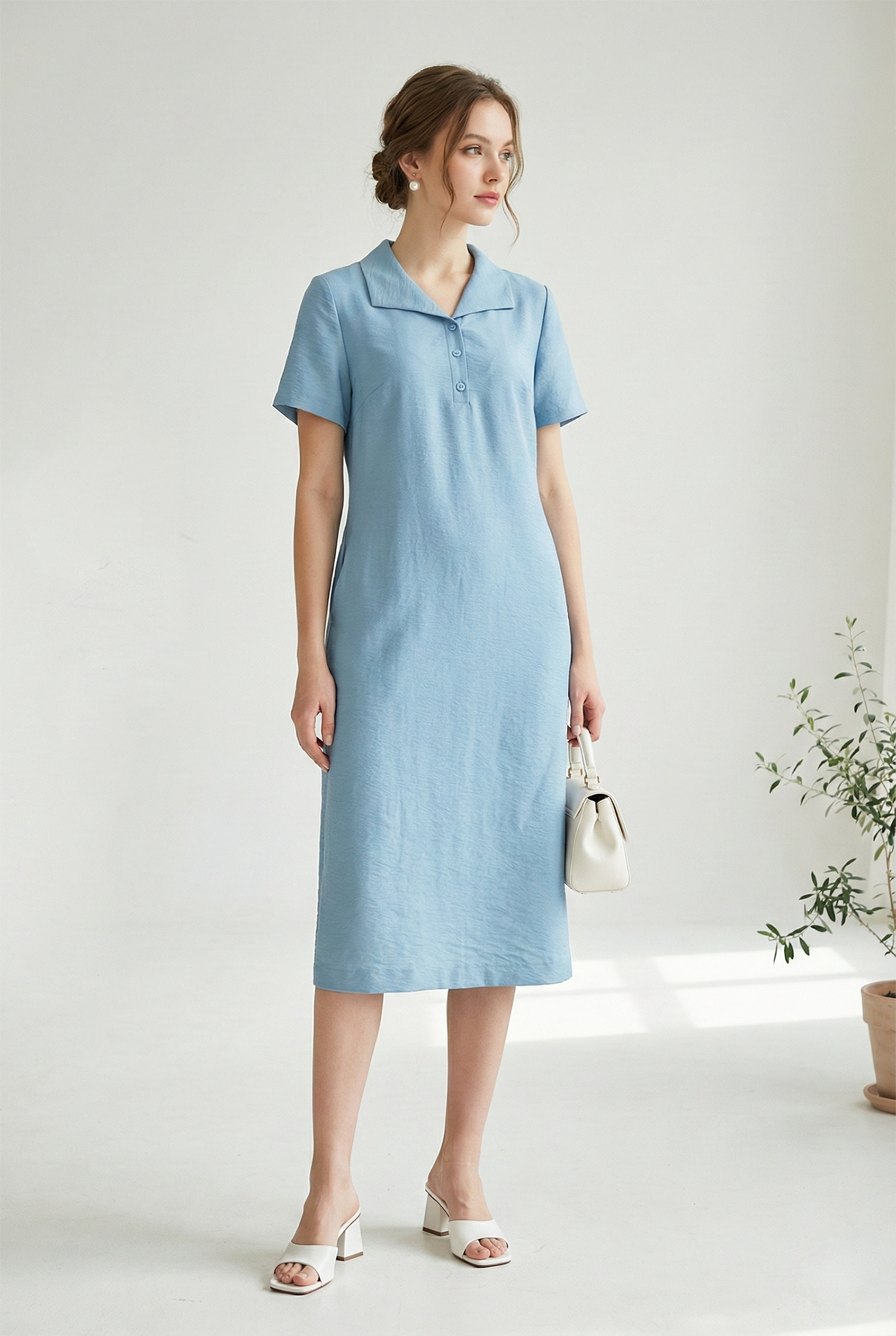 Đầm vải pha linen xanh ghi sáng dáng suông cổ bẻ cài khuy tay ngắn thiết kế MAZANO