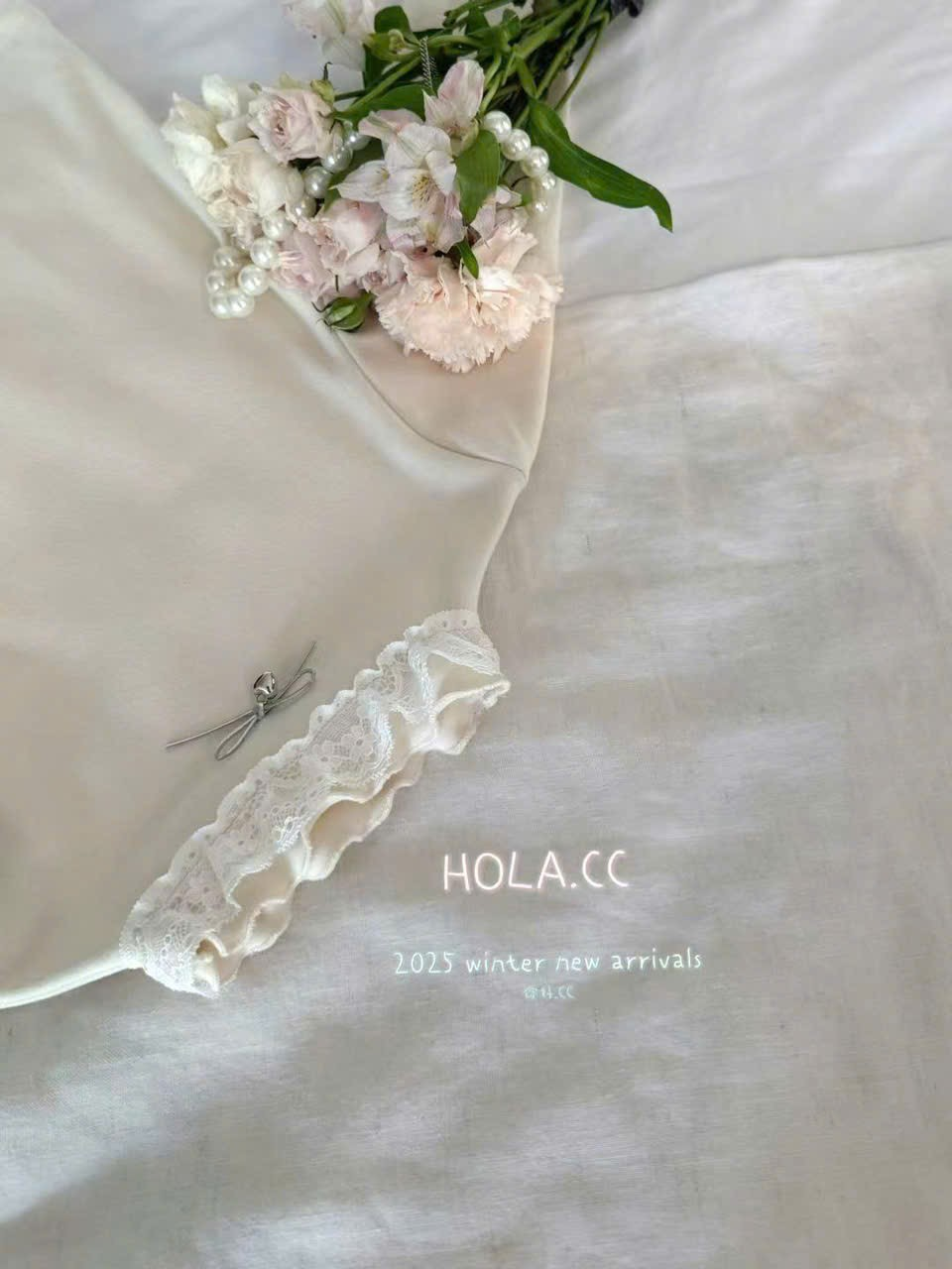 (G254) Áo nỉ lót mỏng cổ ren màu trắng