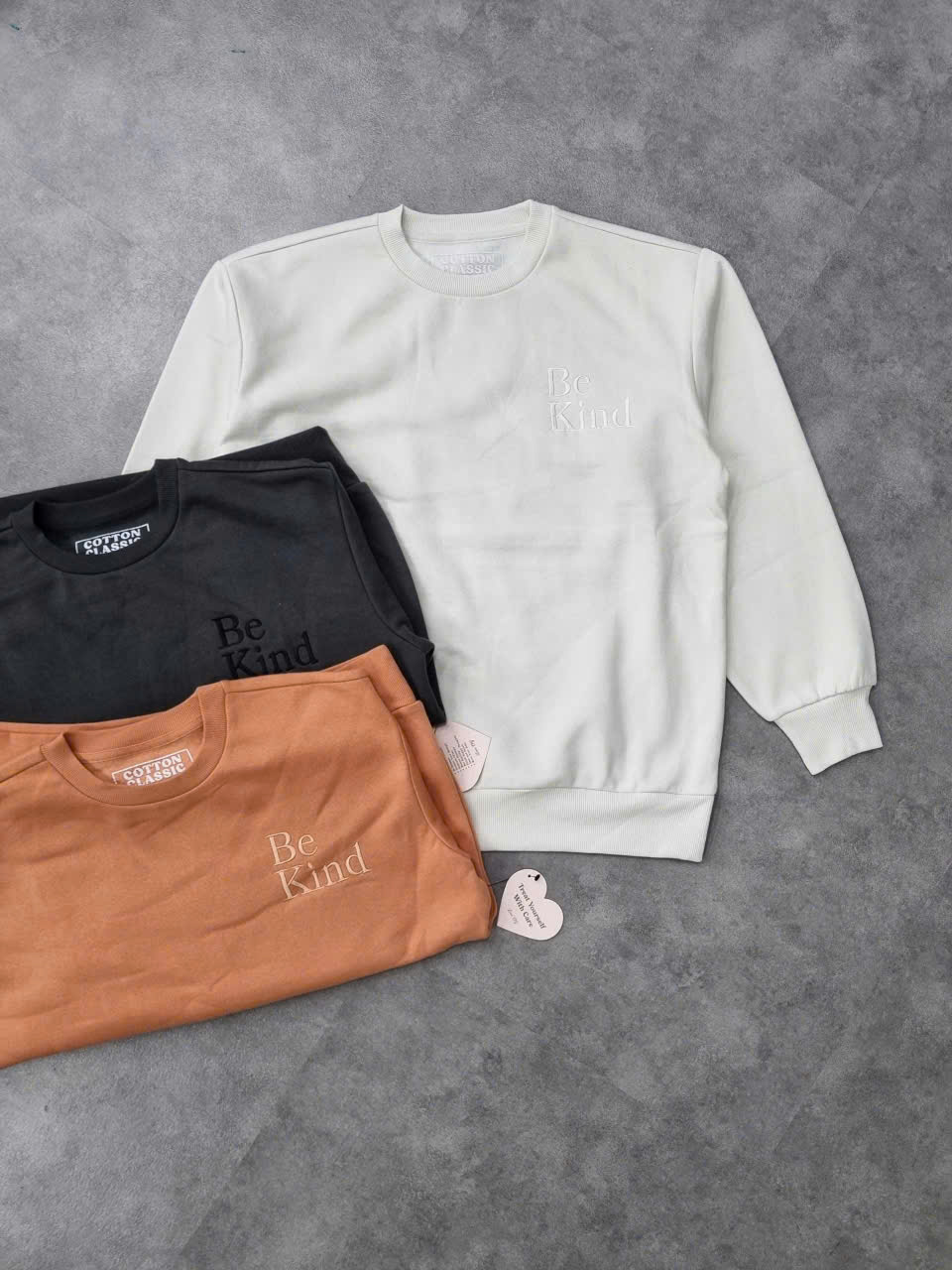 AO SWEATER BE KIND