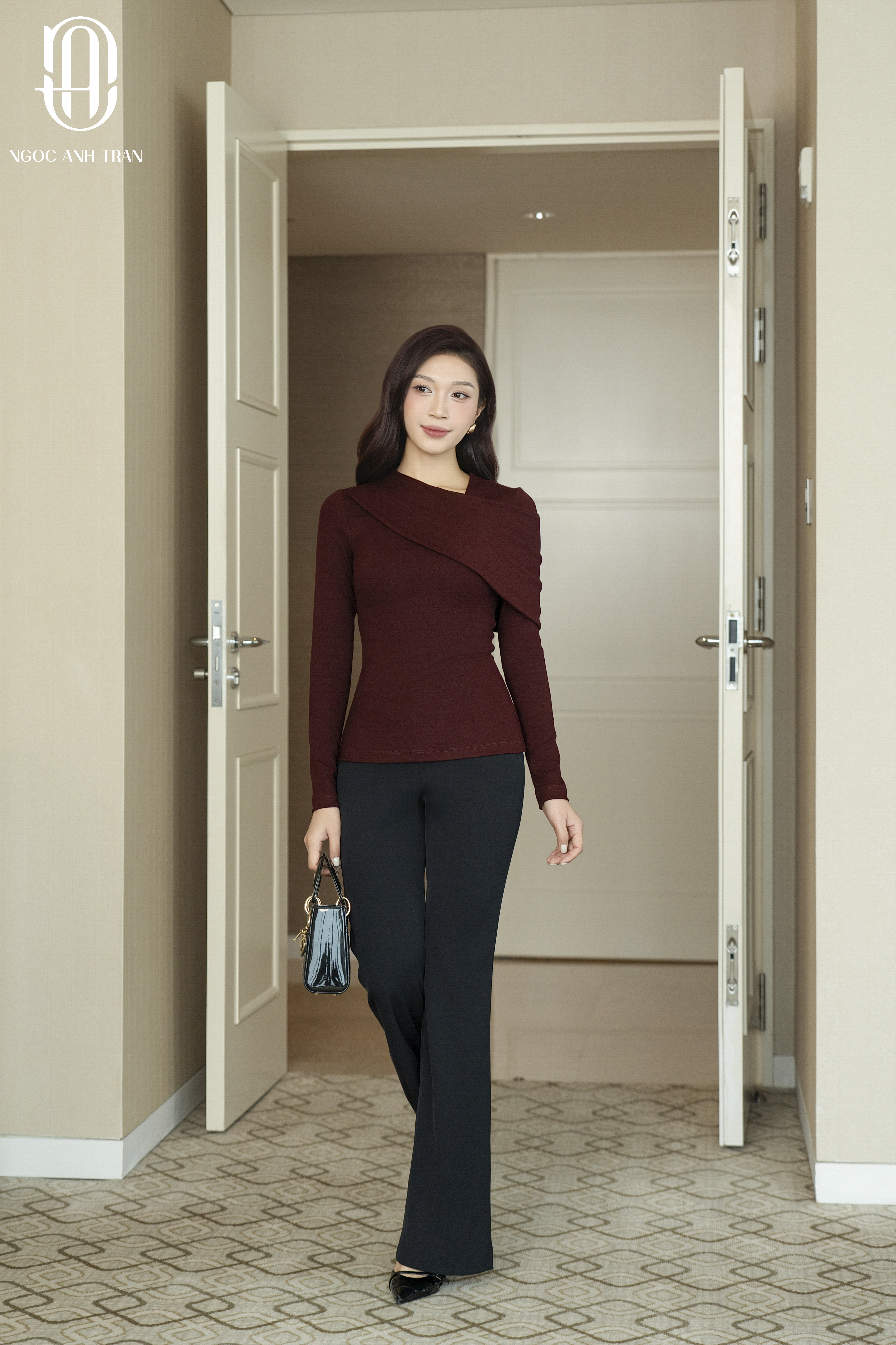 Q069 - Quần đen ống đứng 2 cúc