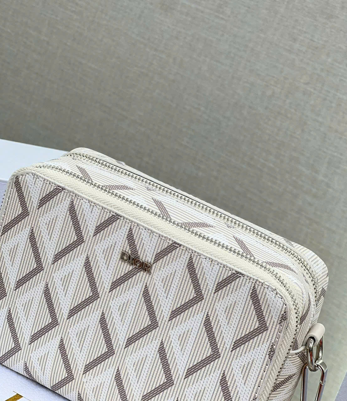 Túi đeo chéo dáng hộp chữ nhật trắng trám_thumbnail_7