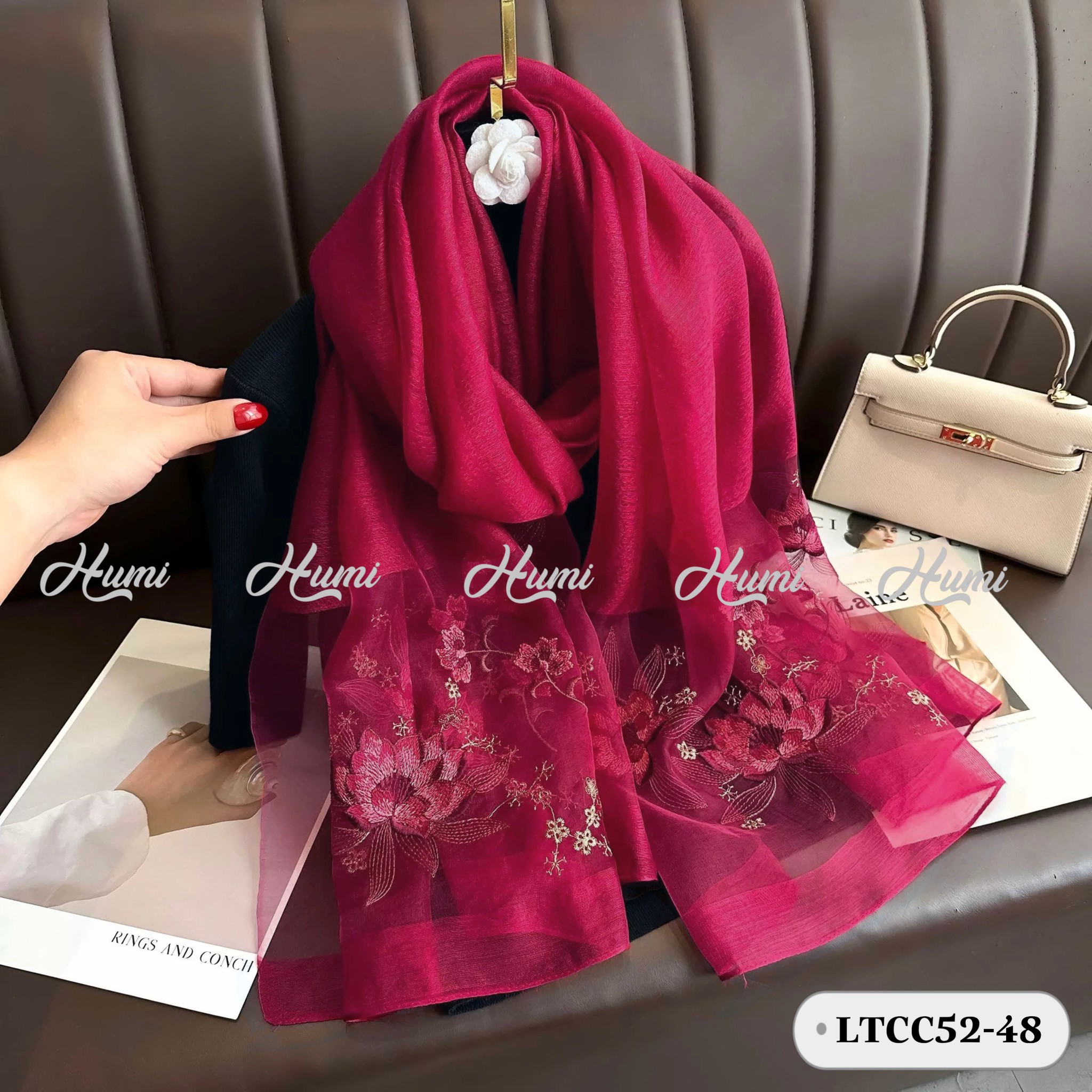 KHĂN TƠ THÊU HOA SEN (LTCC52-48 Đỏ đô)