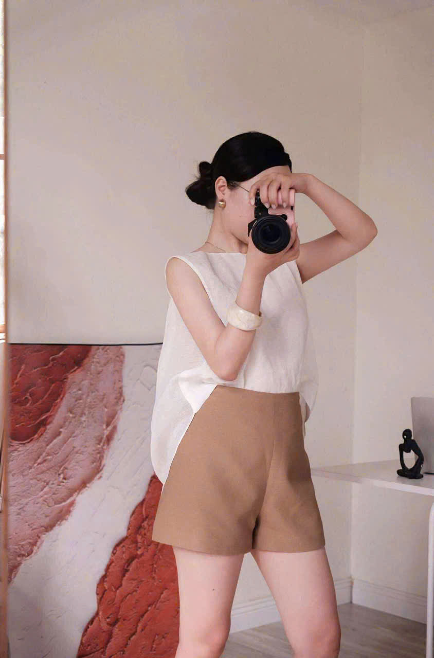 HJ88 Set áo tơ trắng + quần short nâu