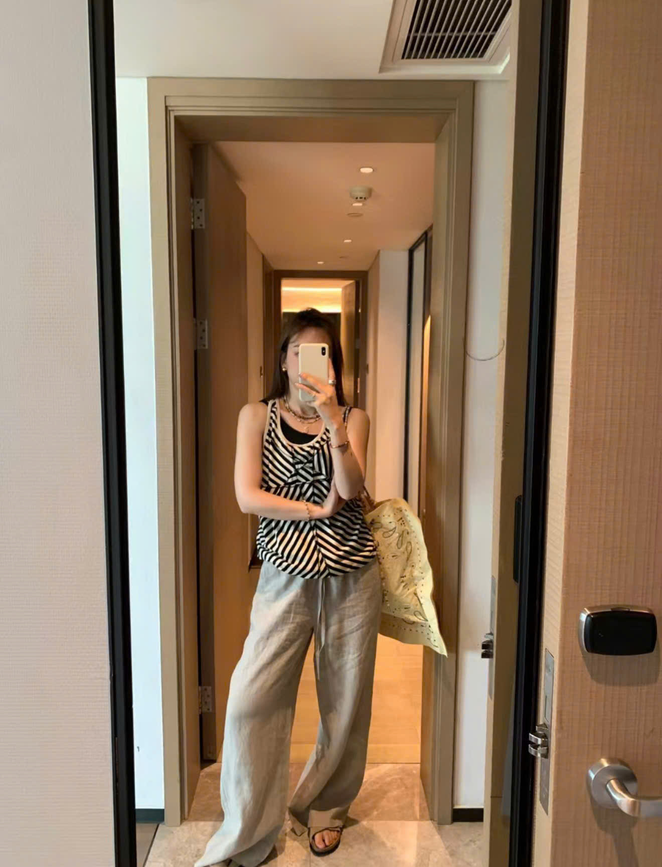 Q695 QUAN NU ONLY (A11-3)_thumbnail_4