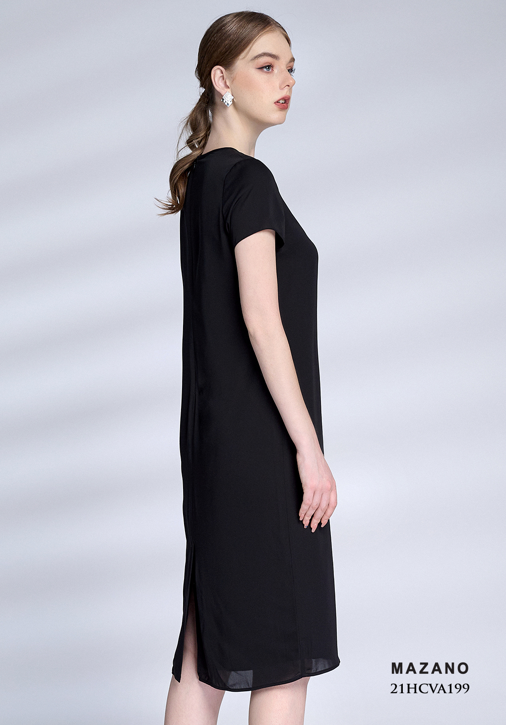 Váy suông đen đính hoa kim sa lệch vai_thumbnail_3