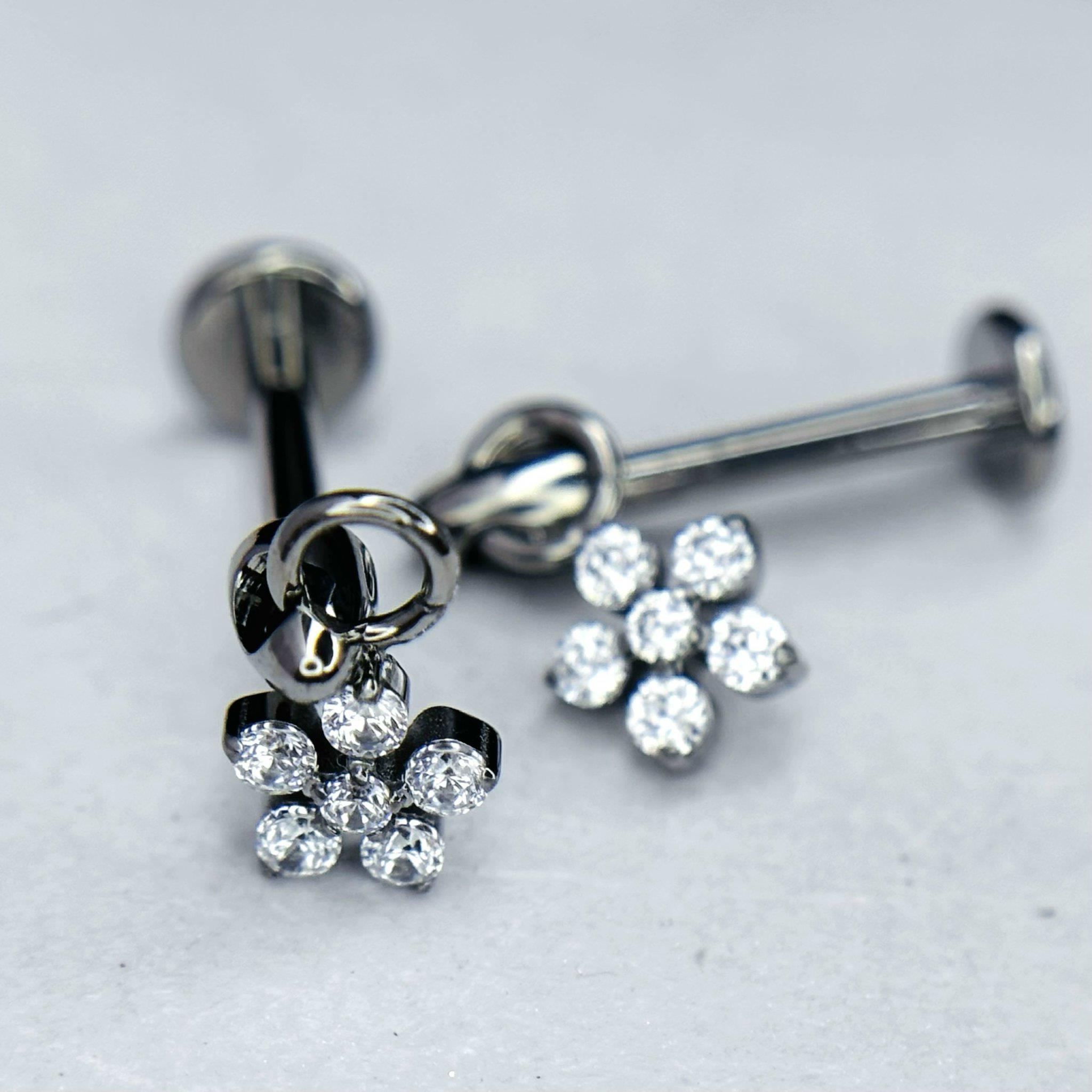 khuyên kiểu vertical titan hoa 5 cánh rơi nhỏ_thumbnail_2