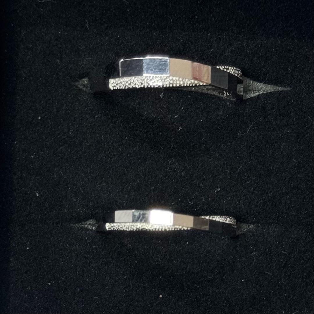 nhẫn cặp bạc si bạch kim dát cạnh vuông viền dải bạc mịn freesize 