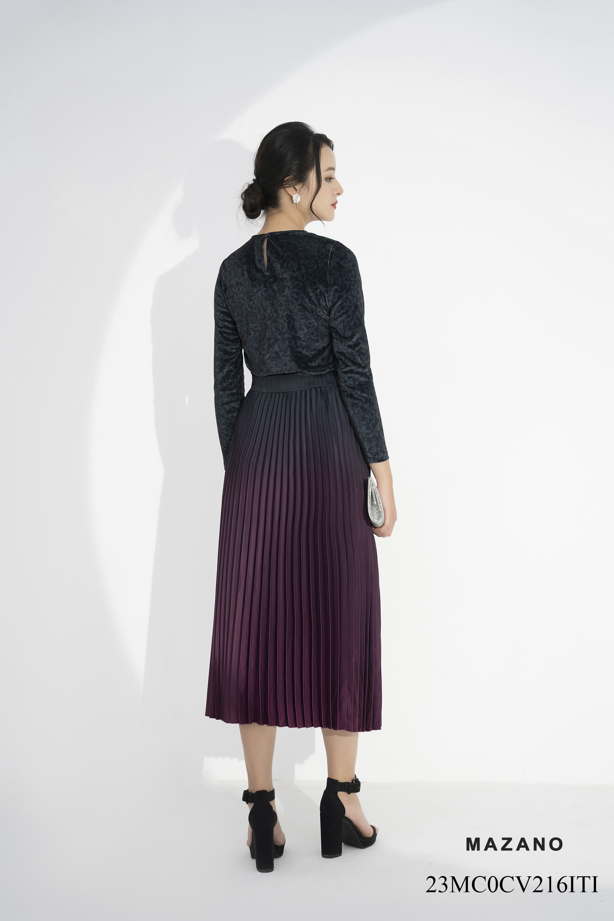 Chân váy xoè vải Tuytxi dập ly dáng dài_thumbnail_3